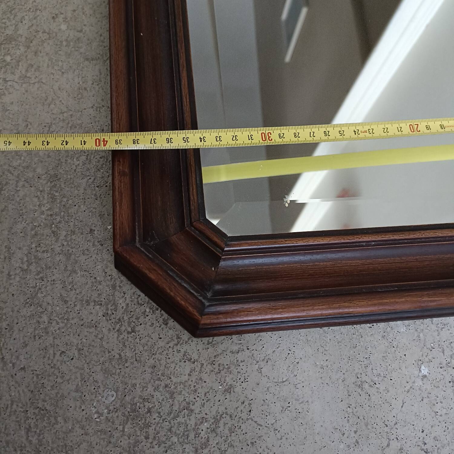 Bevelled octagonal mirror