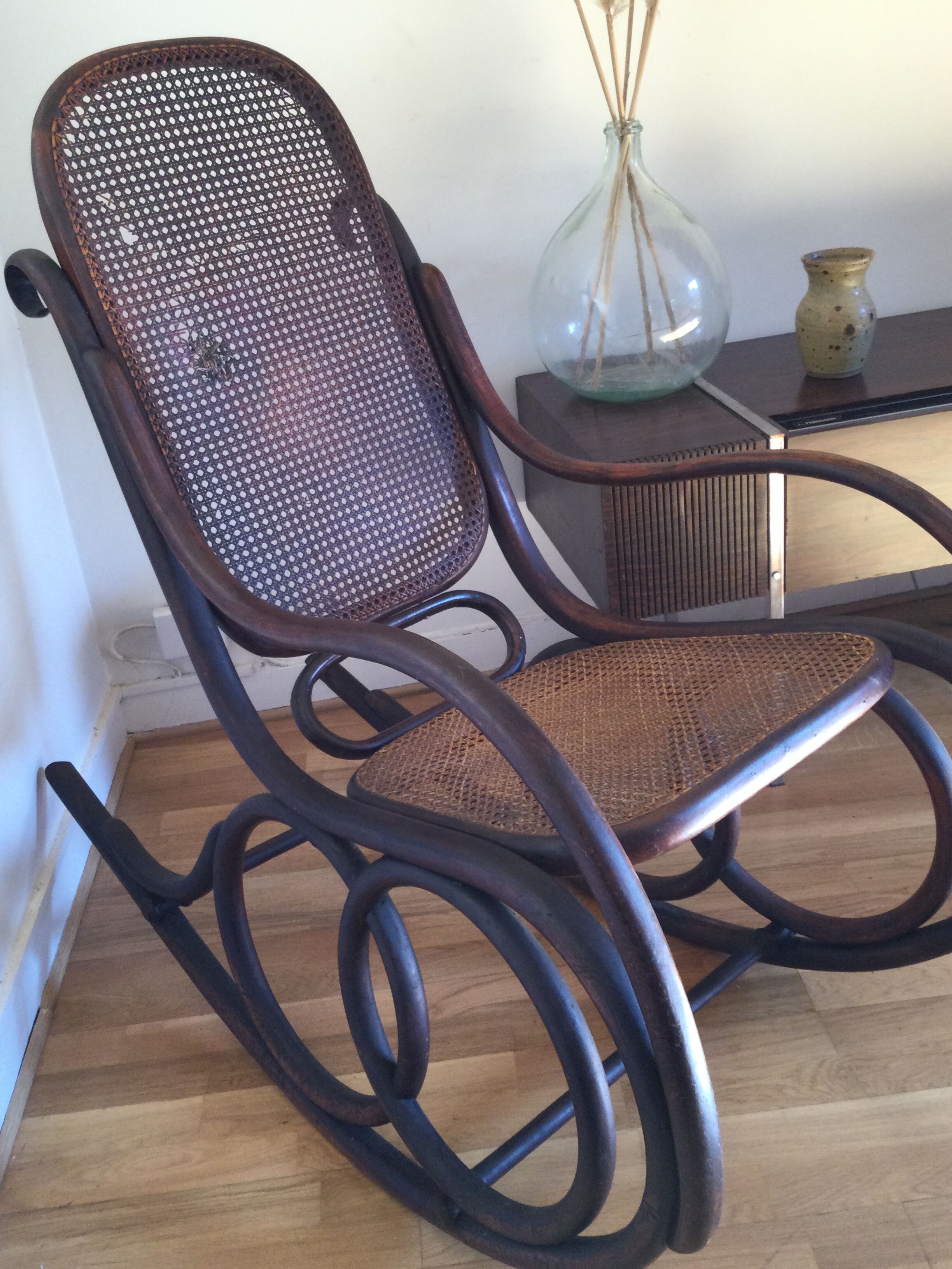 Armchair / rocking chair canned style