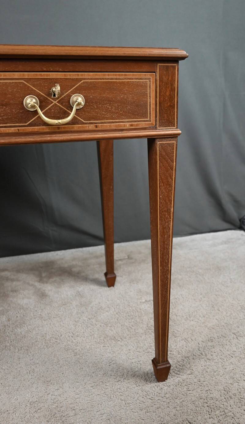Small Mahogany Desk, English style – Early 20th century