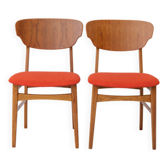 2 des 6 chaises de salle à manger vintage des années 1960 - Teck et chêne, design danois