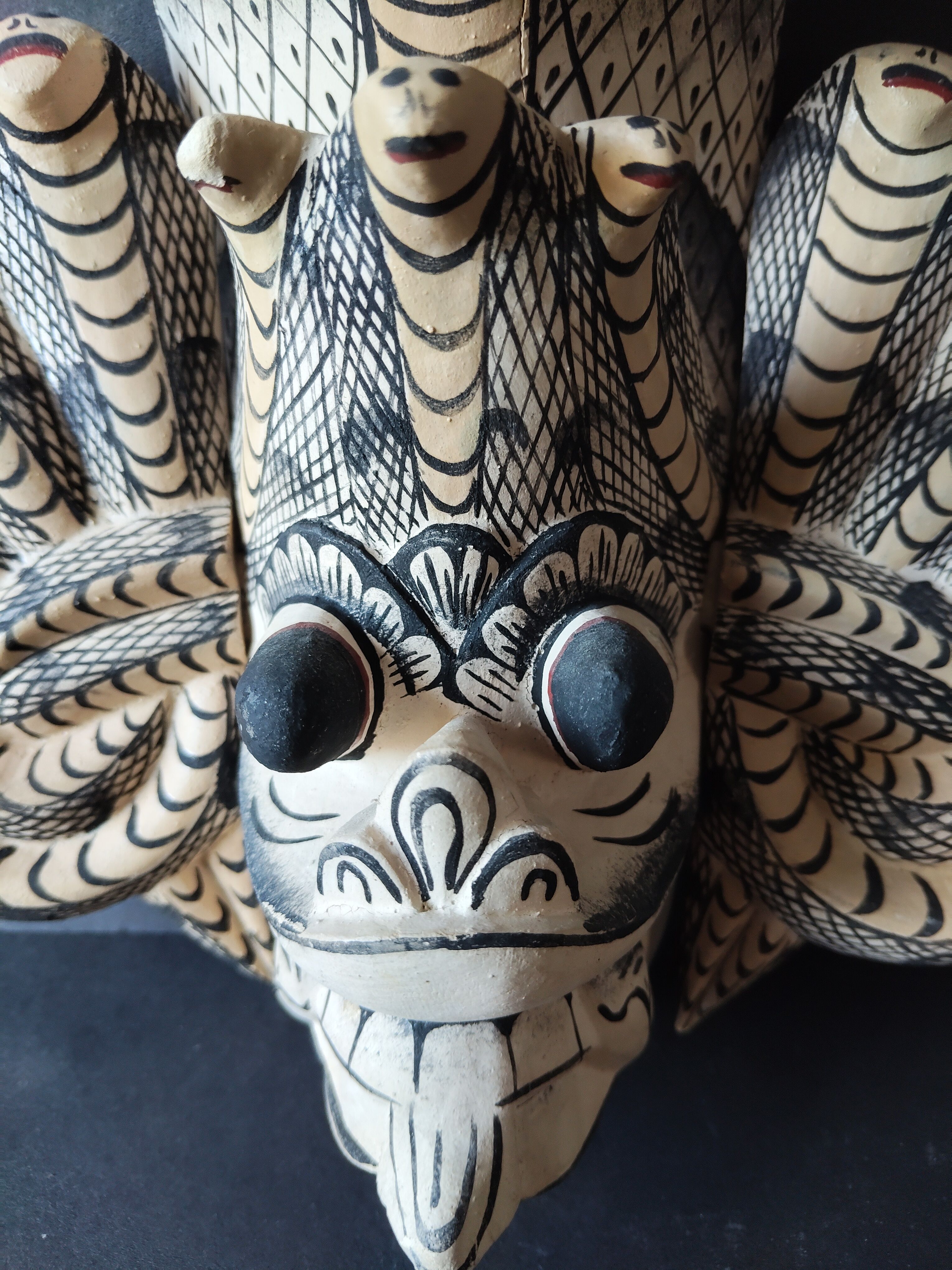 Ancient Balinese mask in carved wood – Protective Naga – Sculpture a