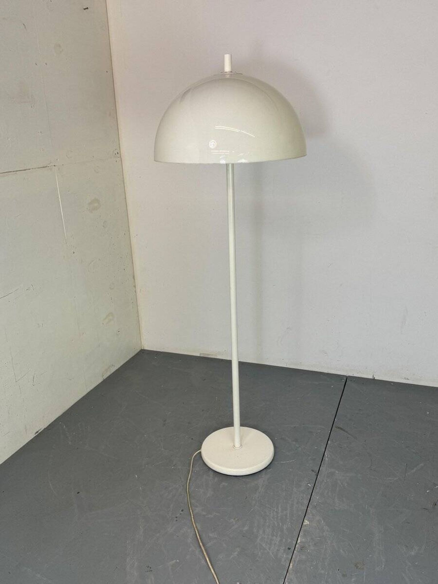 Lampadaire vintage moderniste en forme de champignon blanc de l'ère spatiale de Dijkstra Lampen, années 1970
