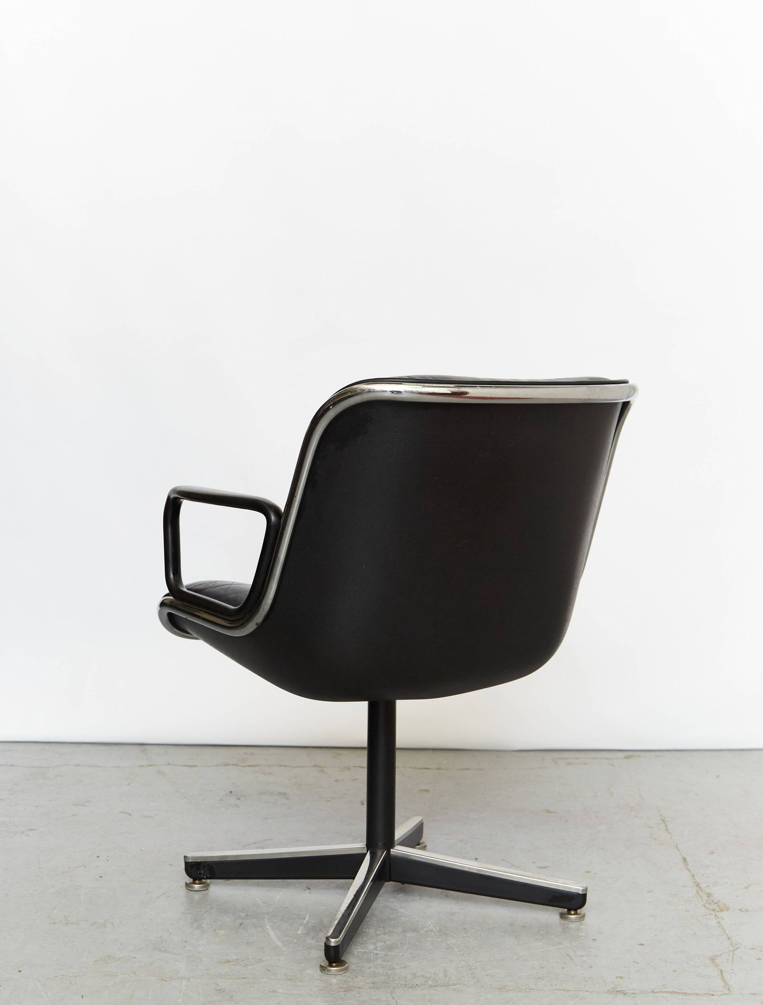 Executive chair by Charles Pollock for Knoll International, 1960s
