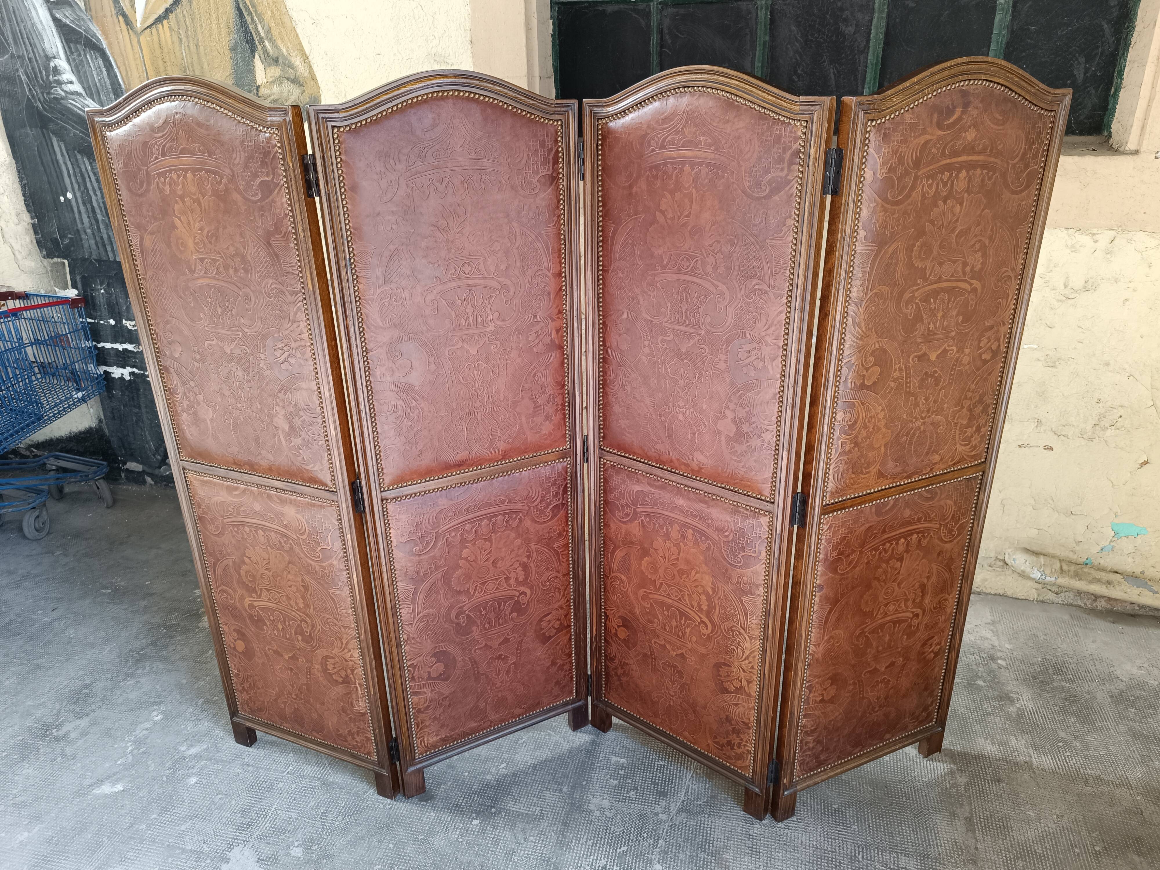 4-leaf wood and leather screen