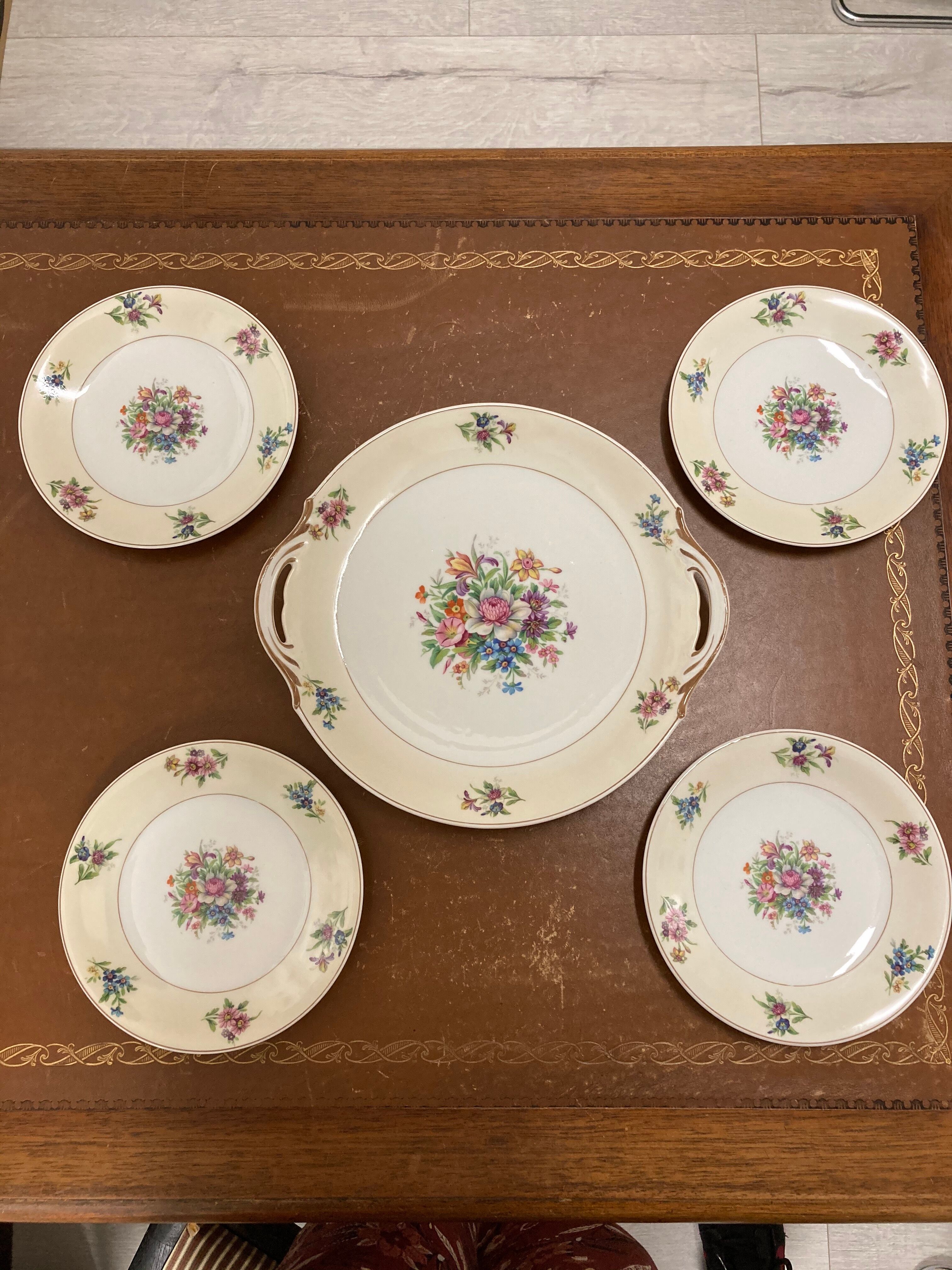 Dessert service 12 plates and a platter of Limoges
