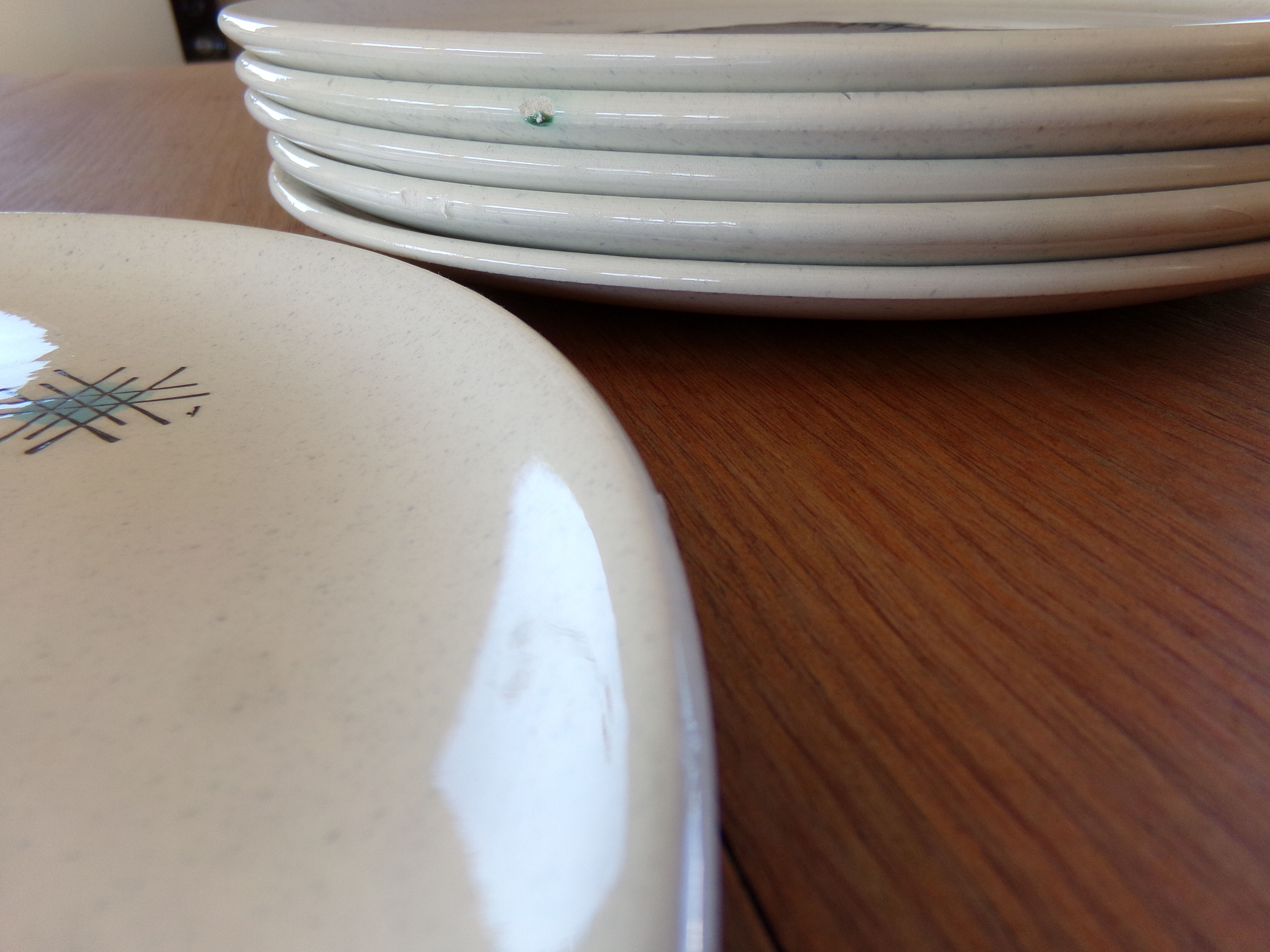 6 flat ceramic plates