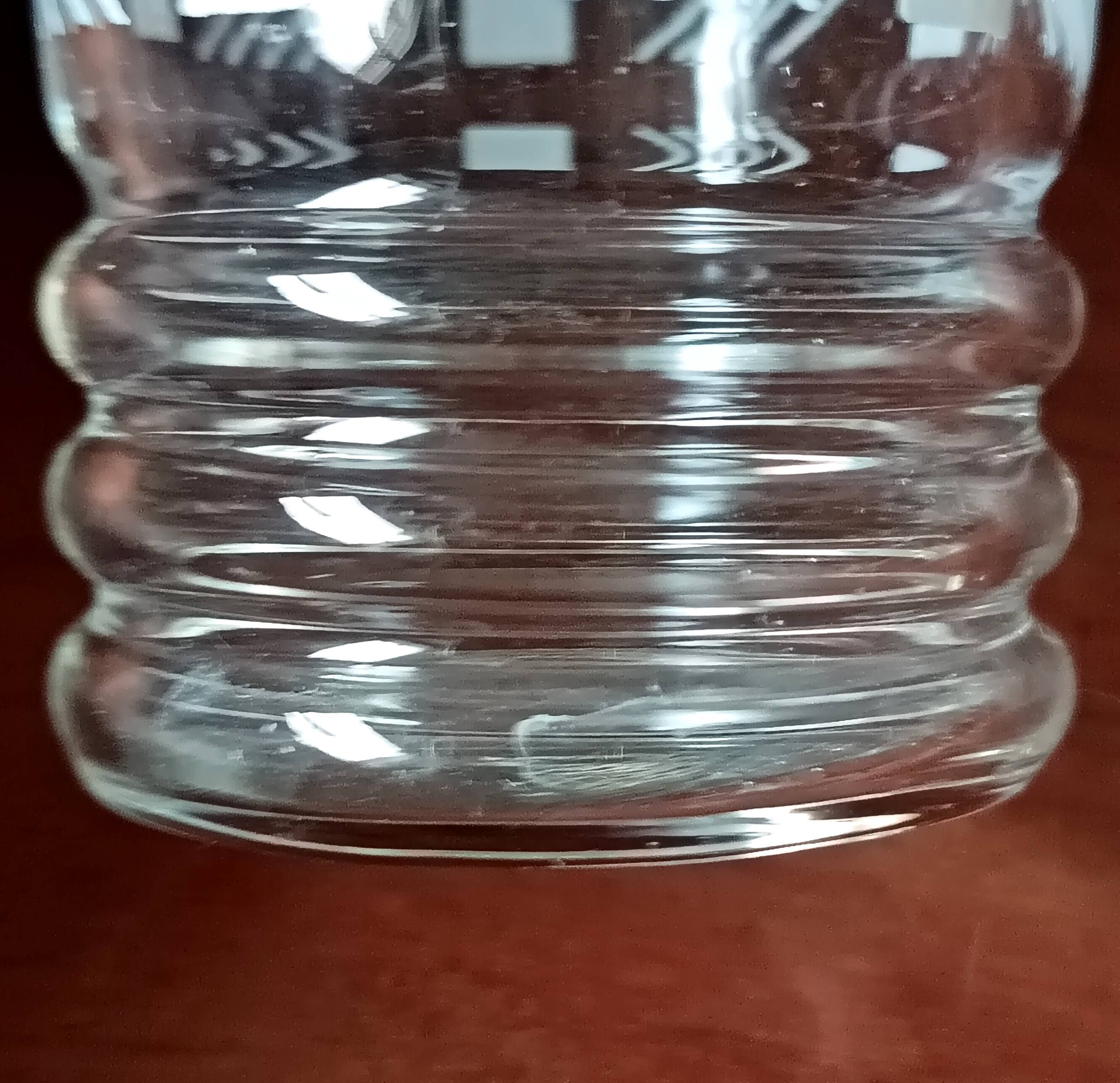 6 glasses 11 cl with vintage 1950 geometric patterns in white, France.