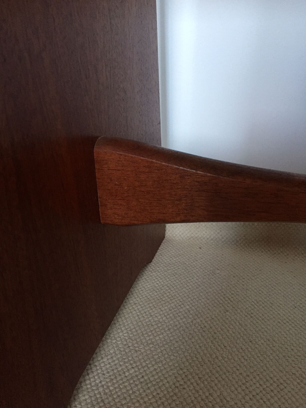 Scandinavian bedside sofa tip