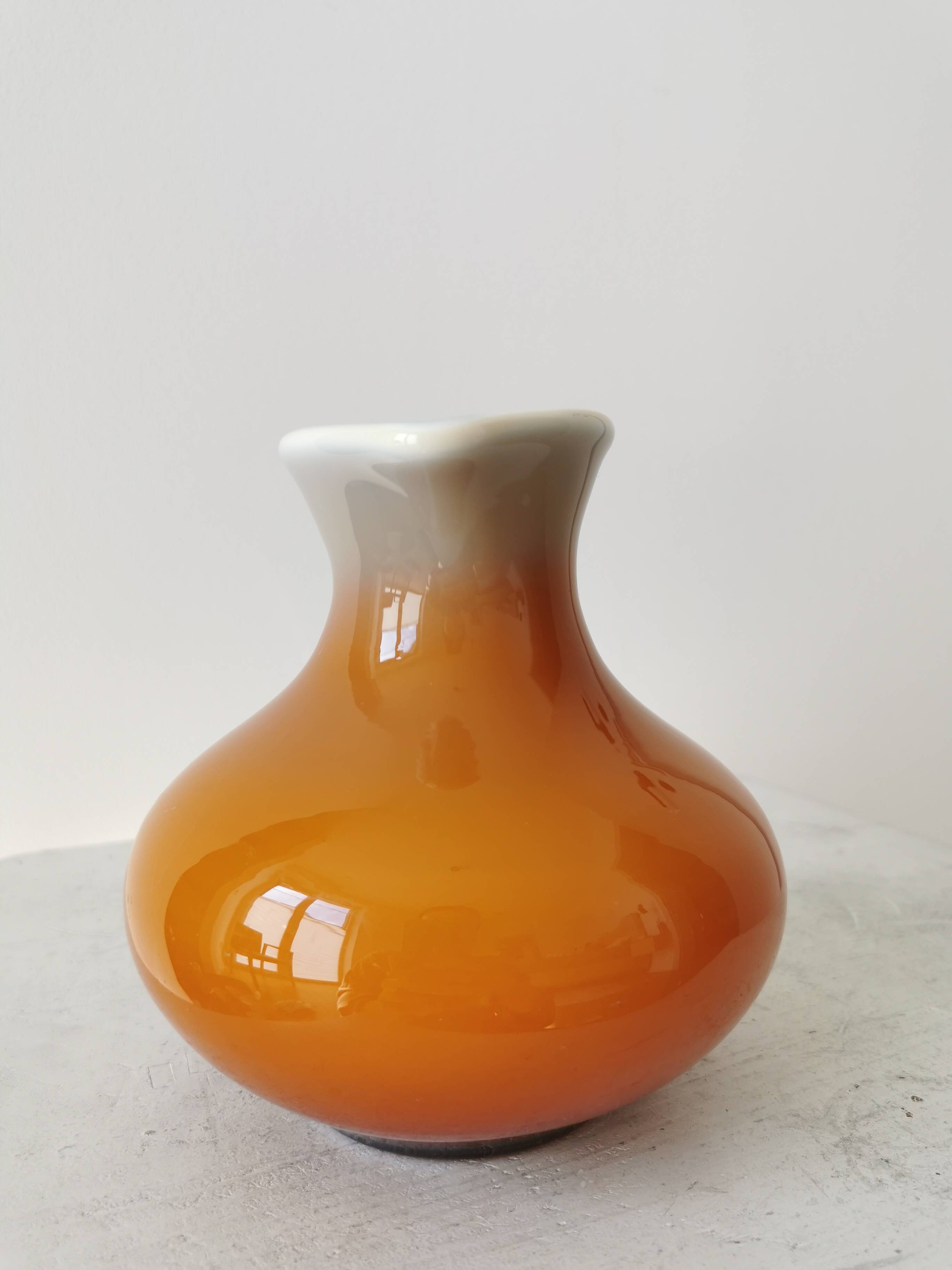 Vase vintage : verre Prokuplje fait à la main, Yougoslavie