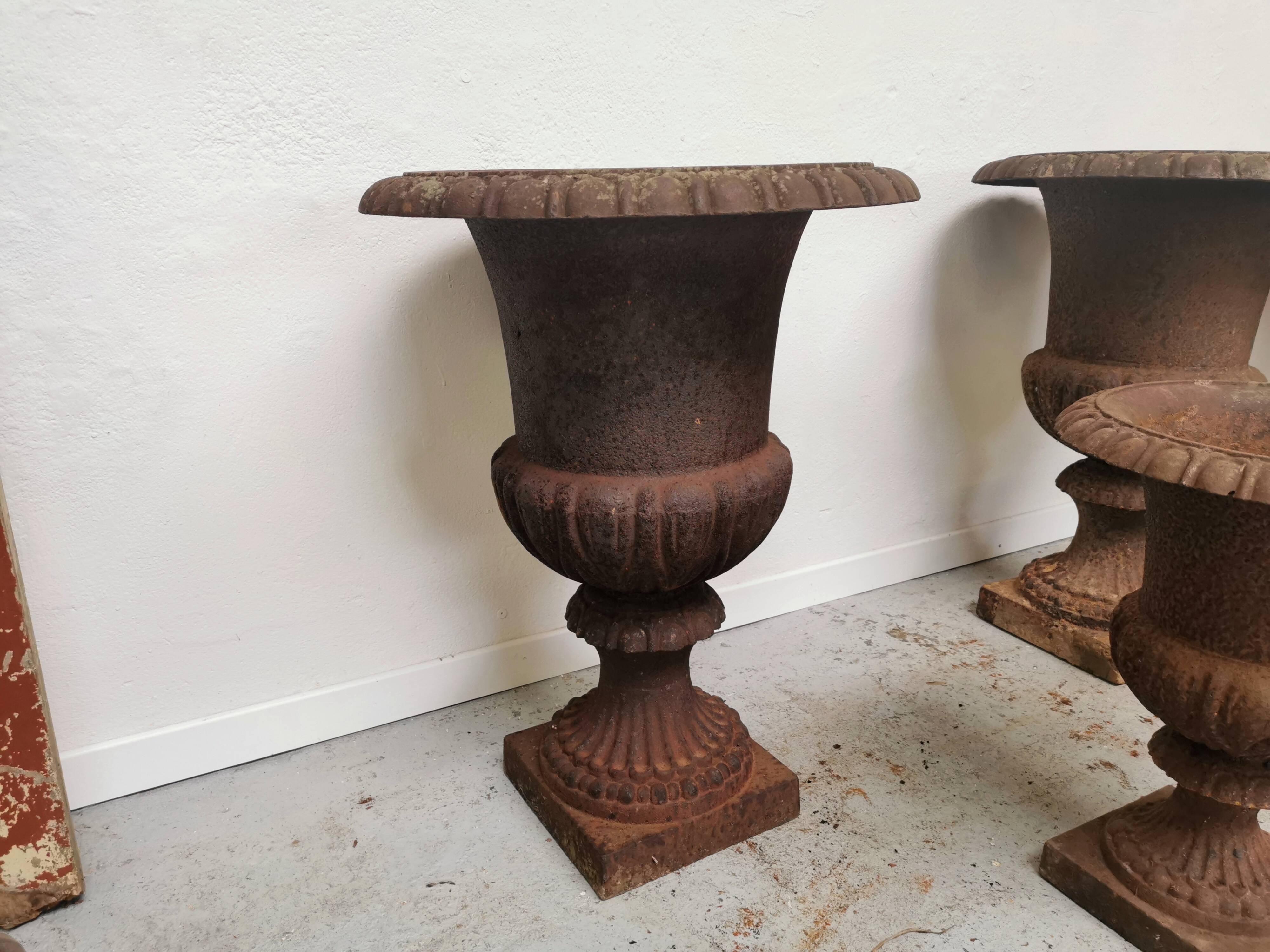 70cm cast-iron Medici vase