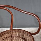 Fauteuil en Bois Courbé par Jacob & Josef Kohn – 1900