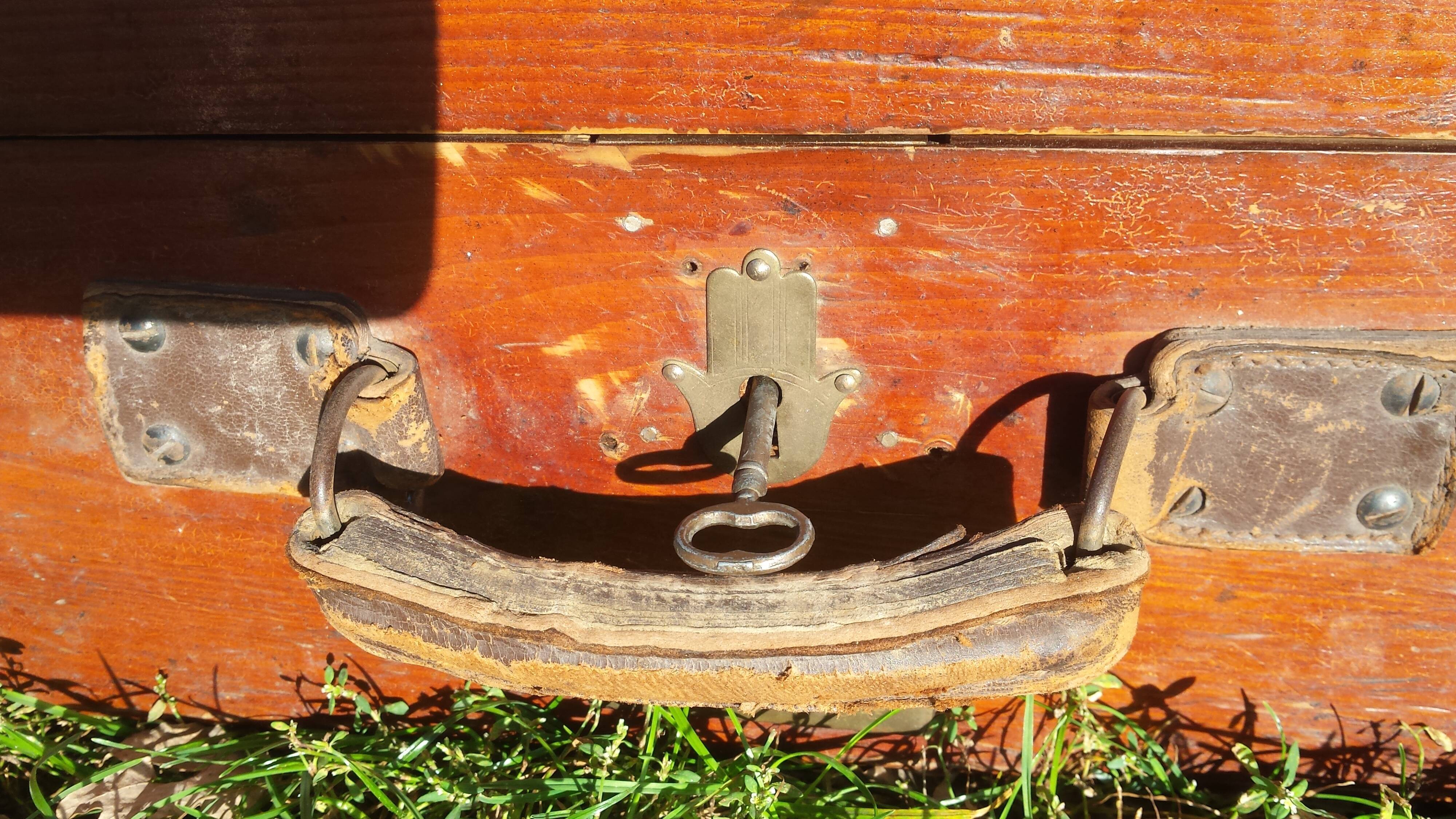 suitcase, wooden trunk