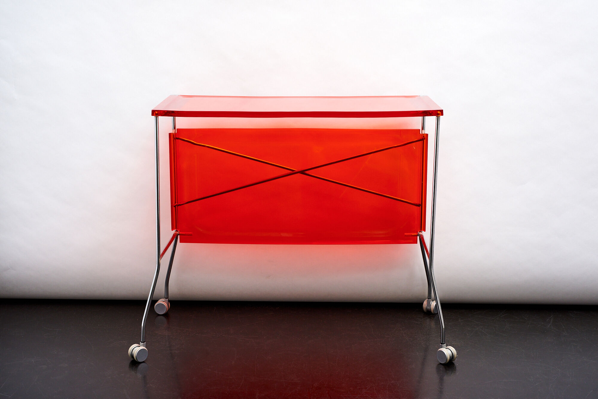 Flip trolley by Antonio Citterio, Kartell