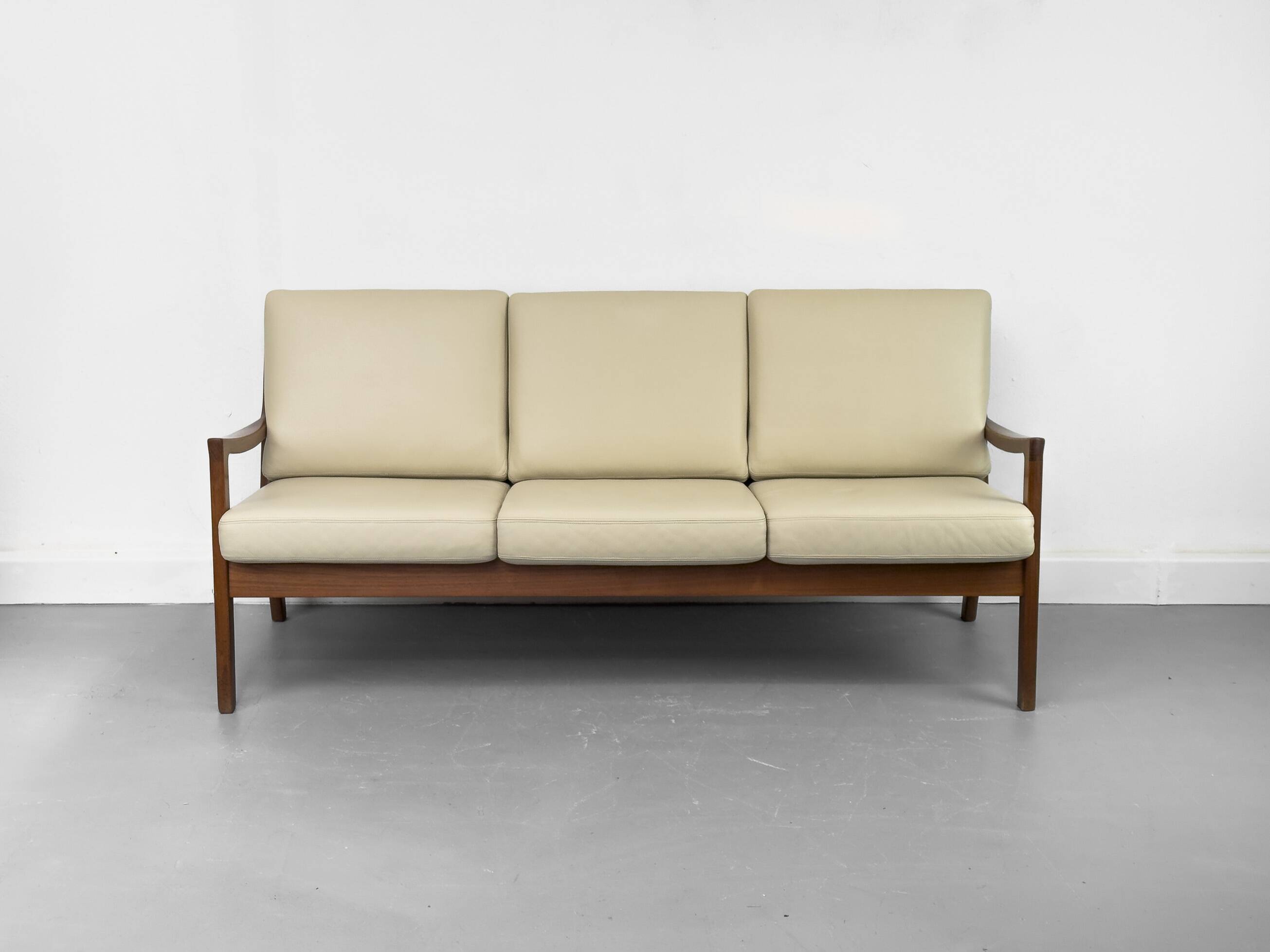 3-Seater Senator Sofa in Leather and Teak by Ole Wanscher for Cado, 1977