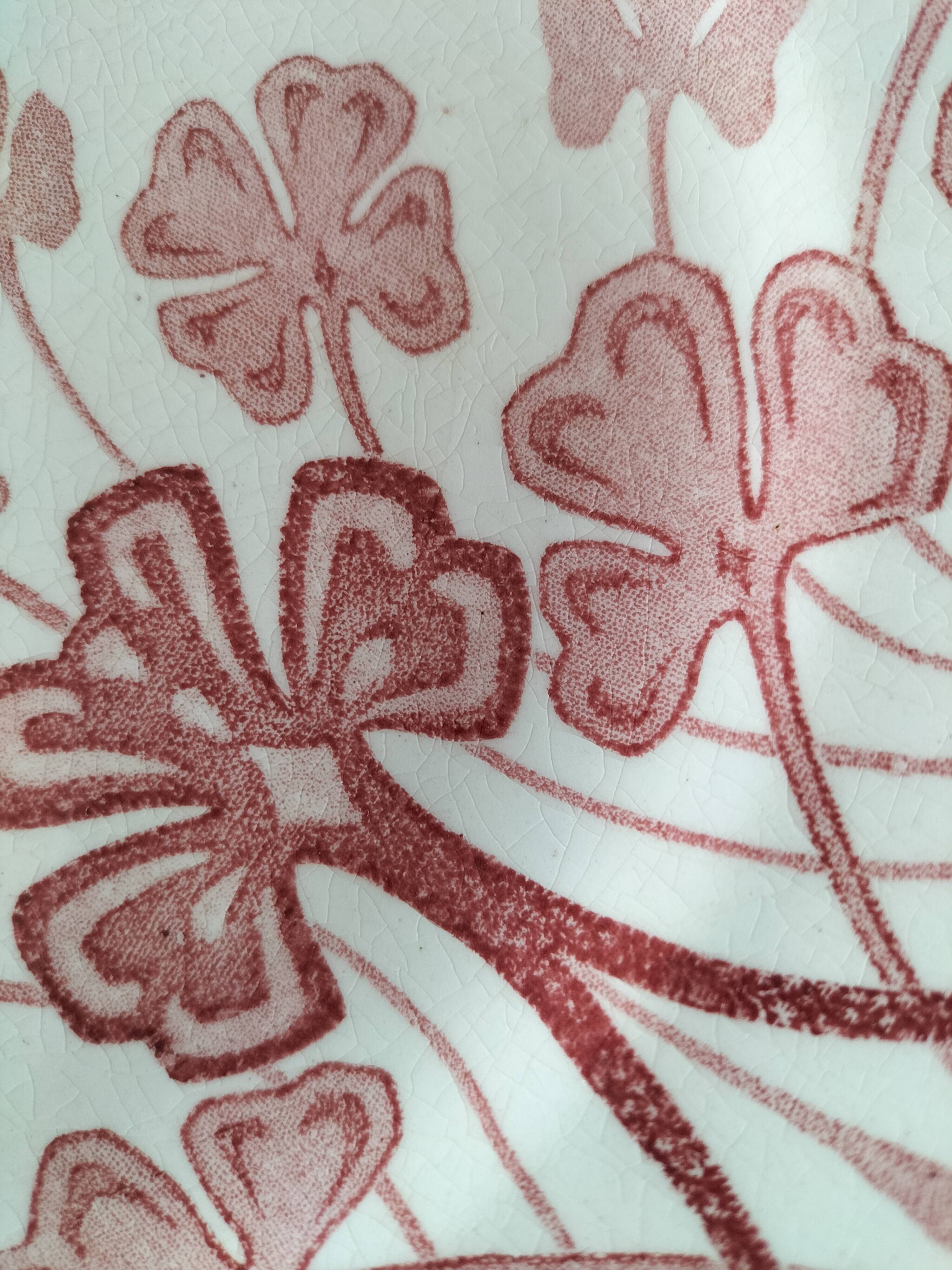 Duo of Lunéville flat plates, Lucien model – Clover decoration, early 20th century