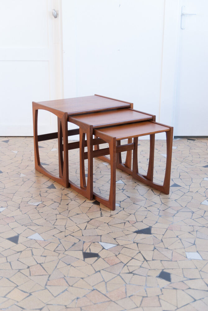 Modernist gigogne coffee table