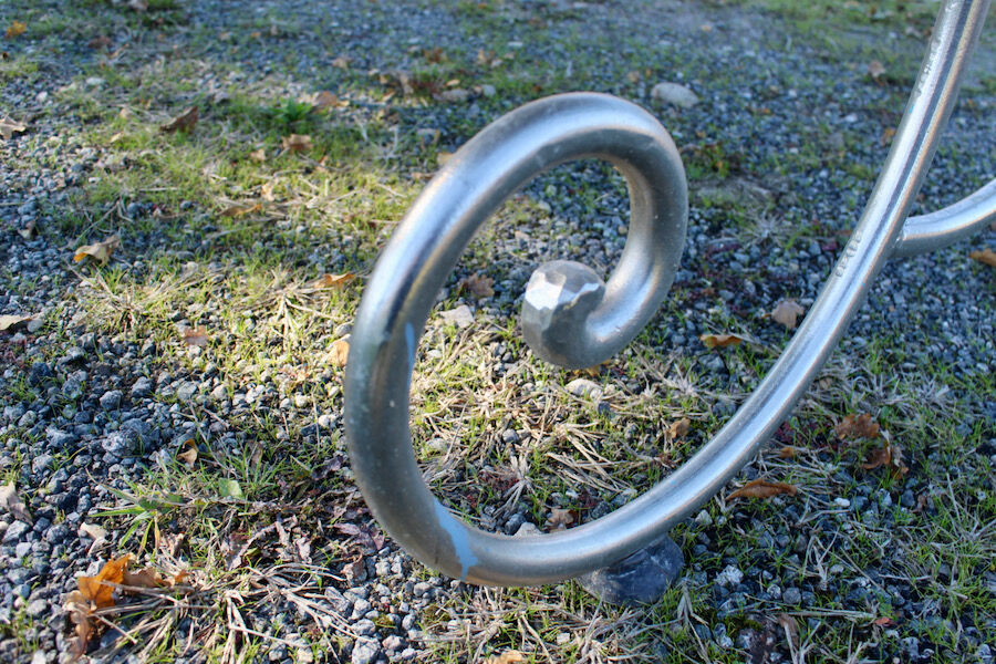 Table Dessus Marbre De Carrare Piètement Fer Forgé