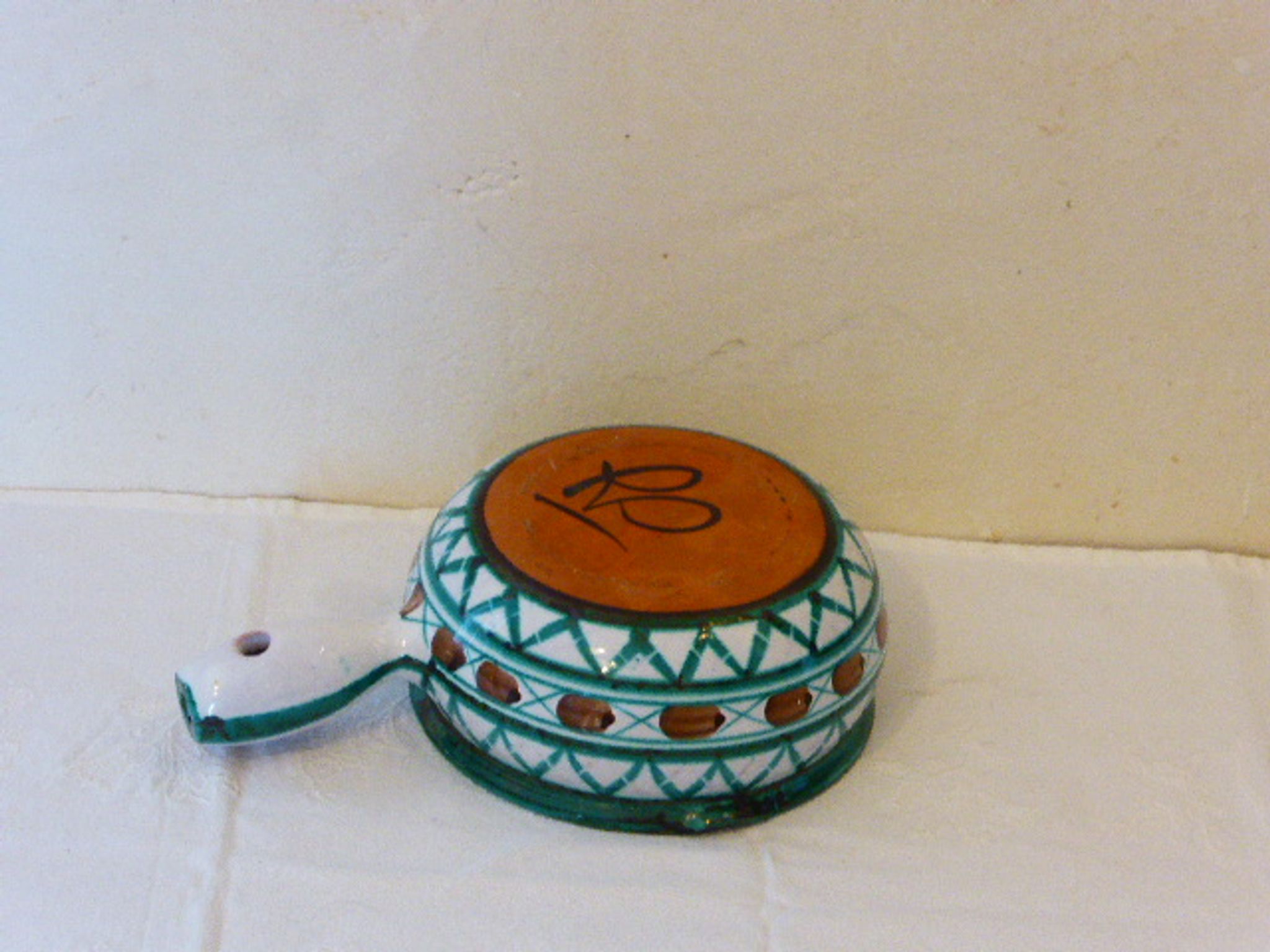 Salad bowl in the form of fondue pot, Robert Picault Vallauris, in enamelled ceramics, vintage 1950/60,