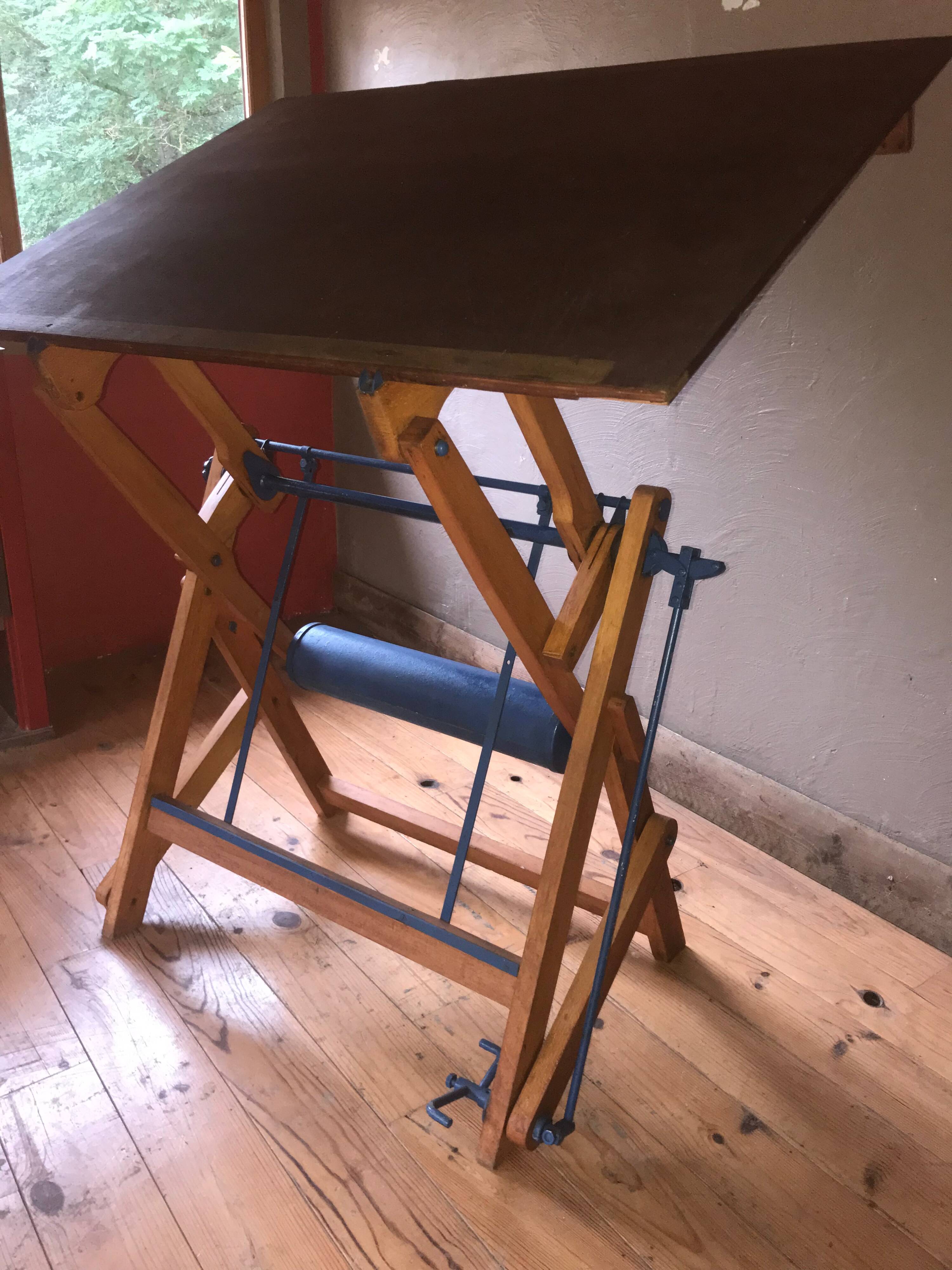 Wooden drawing table desk