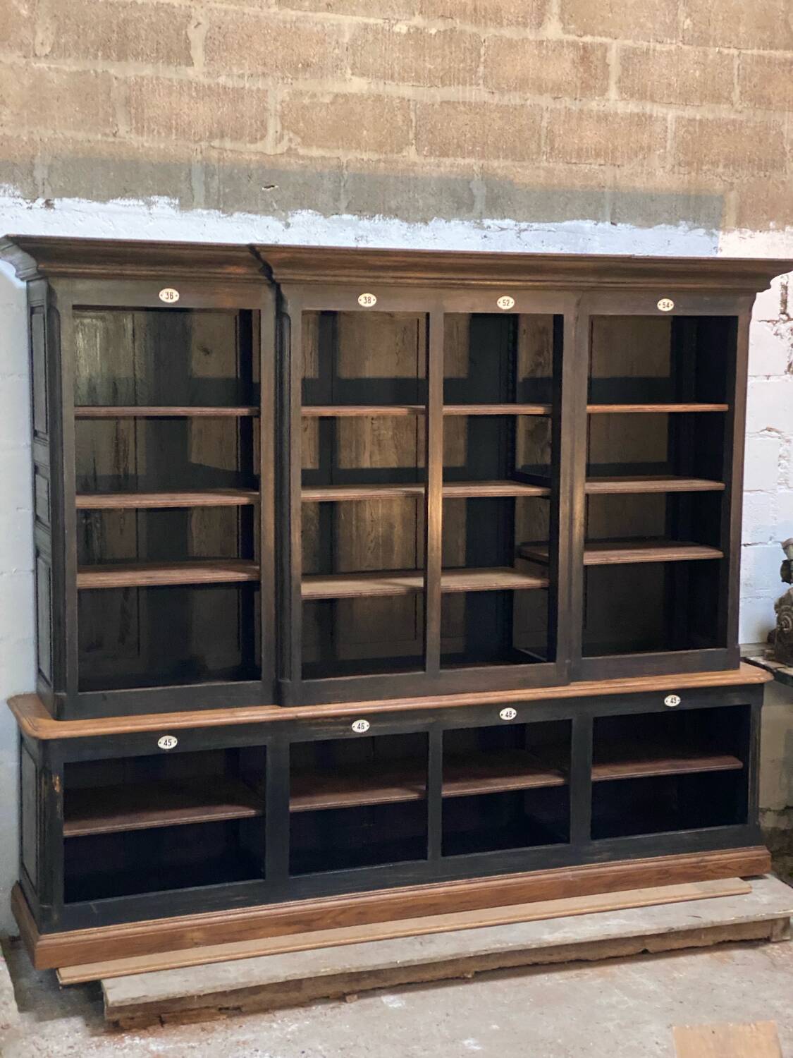 Pharmacy trade furniture