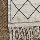 Berber rug 134x108 Azilal in beige ecru Moroccan wool with black diamonds