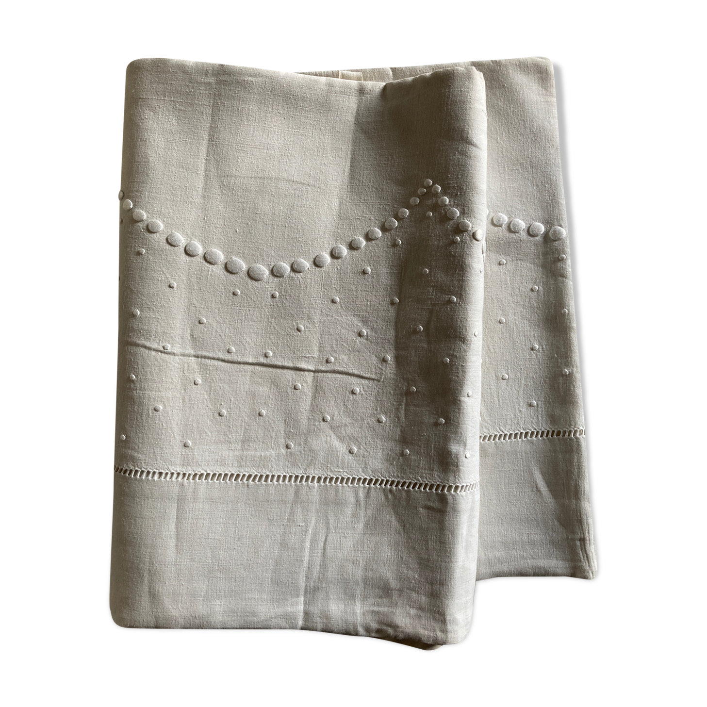 Linen cloth sheet embroidered with a pea festoon