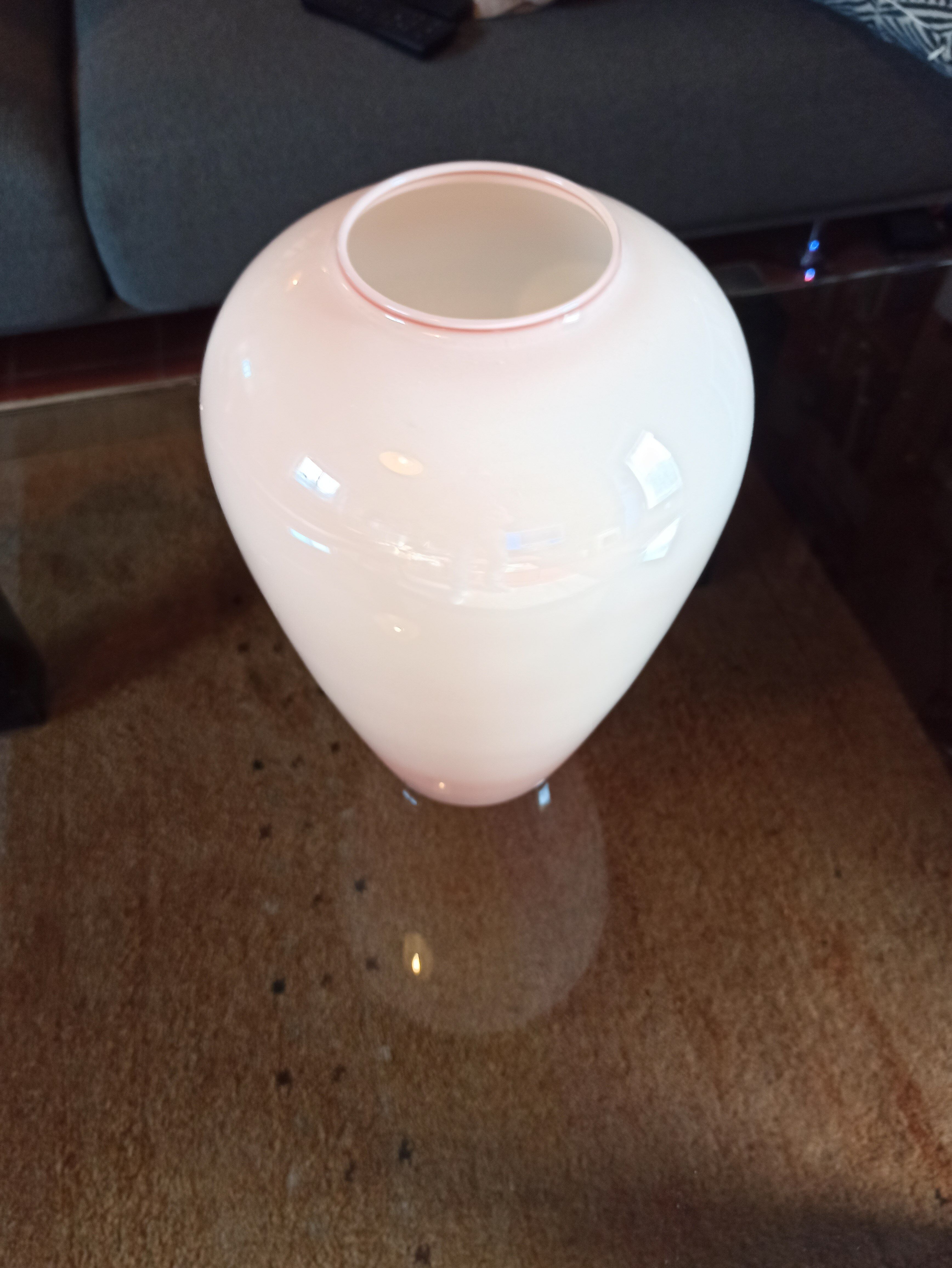 Pink gradient glass vase with edging