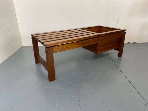 Table d'appoint vintage moderne à lattes en teck avec support pour plantes, 1960