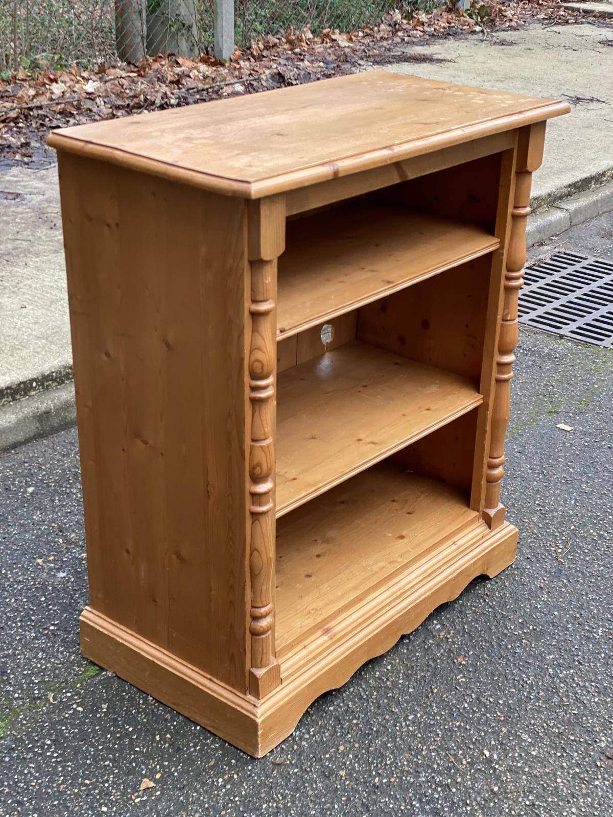 Vintage wooden shelf from Interior's in 1980s English style.