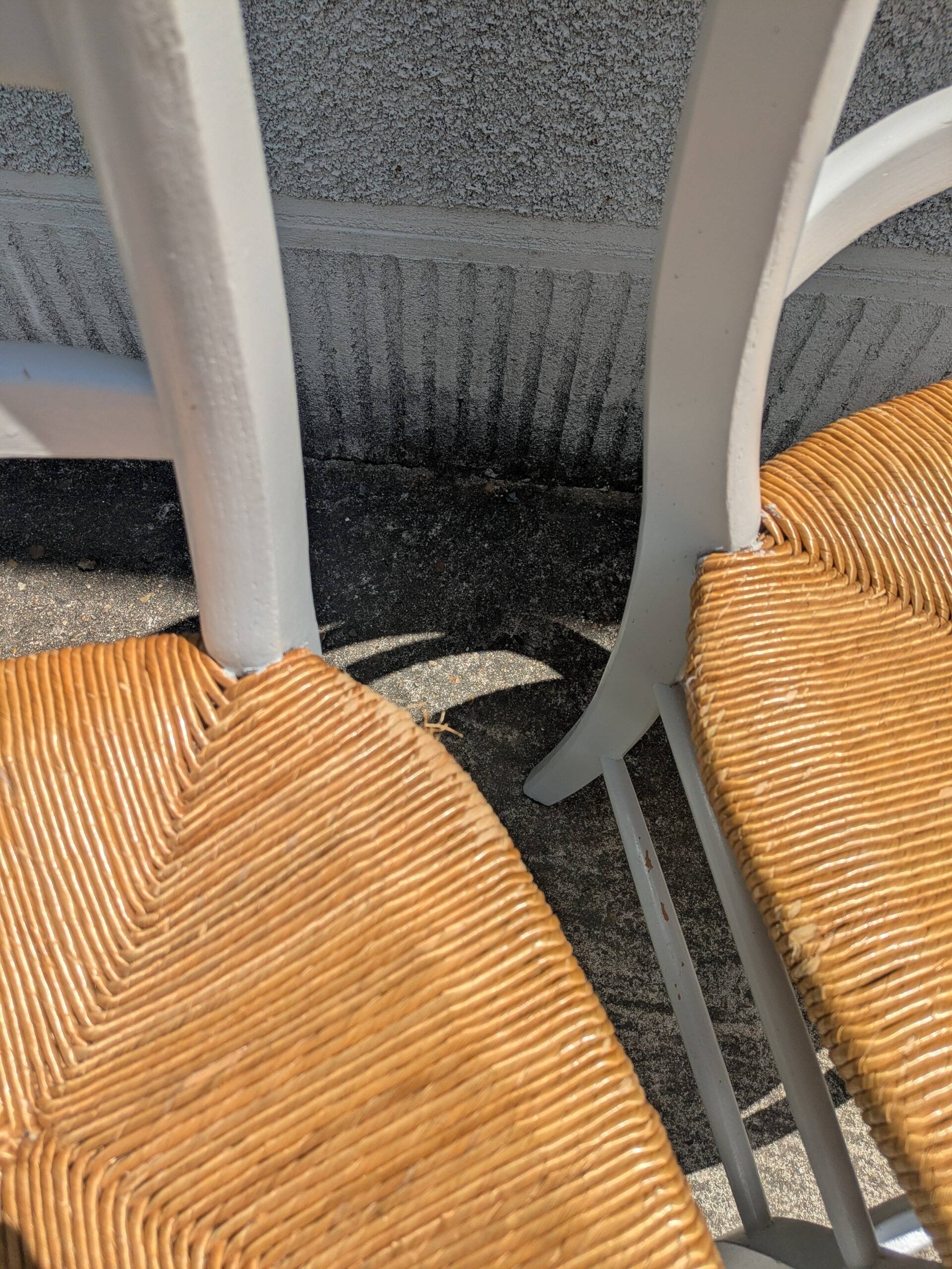 Paire de chaises paillées