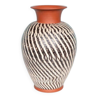 Vintage minimalist ceramic vase Wekara sgraffito