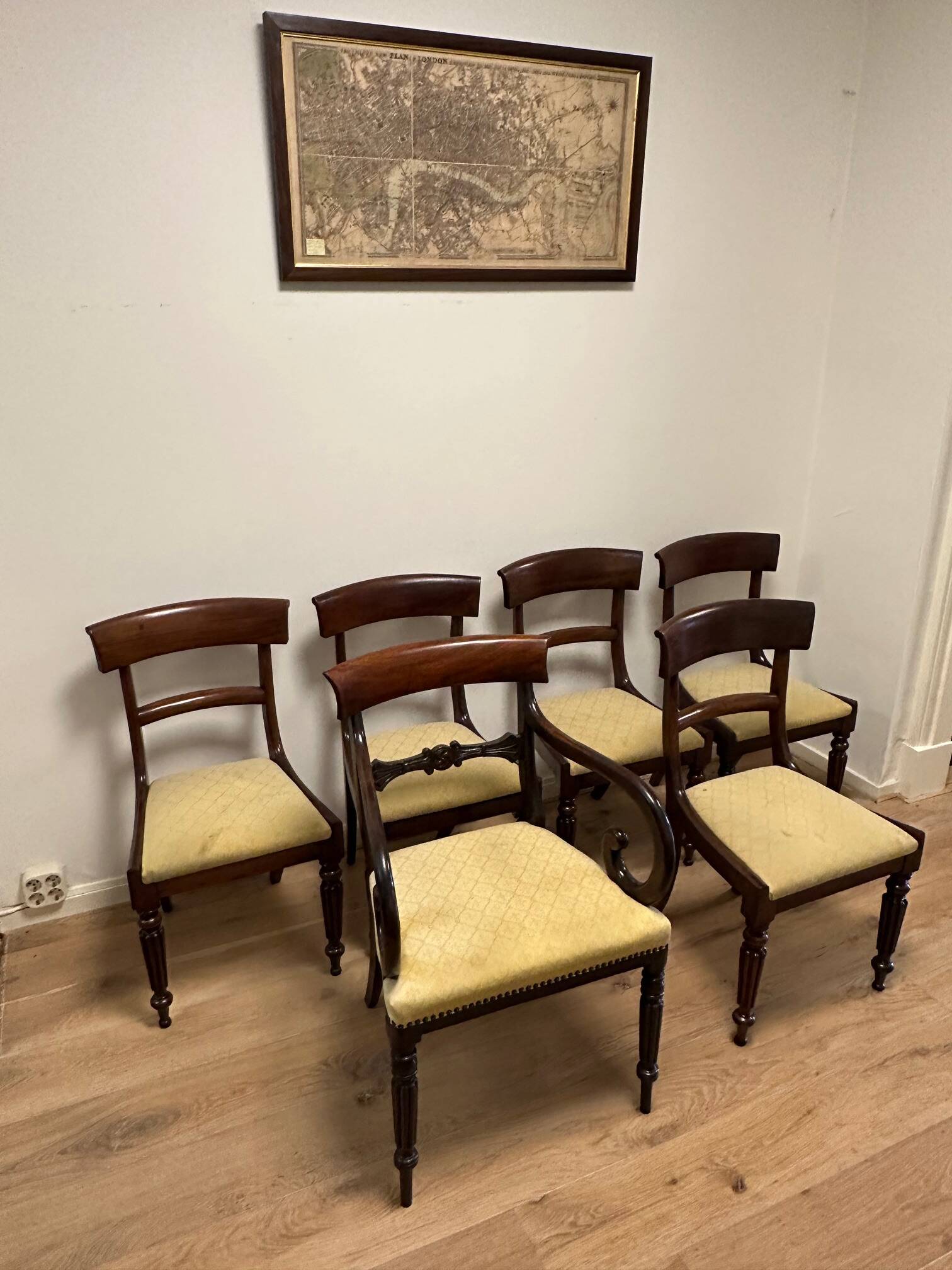 Set of 6 antique mahogany dining chairs