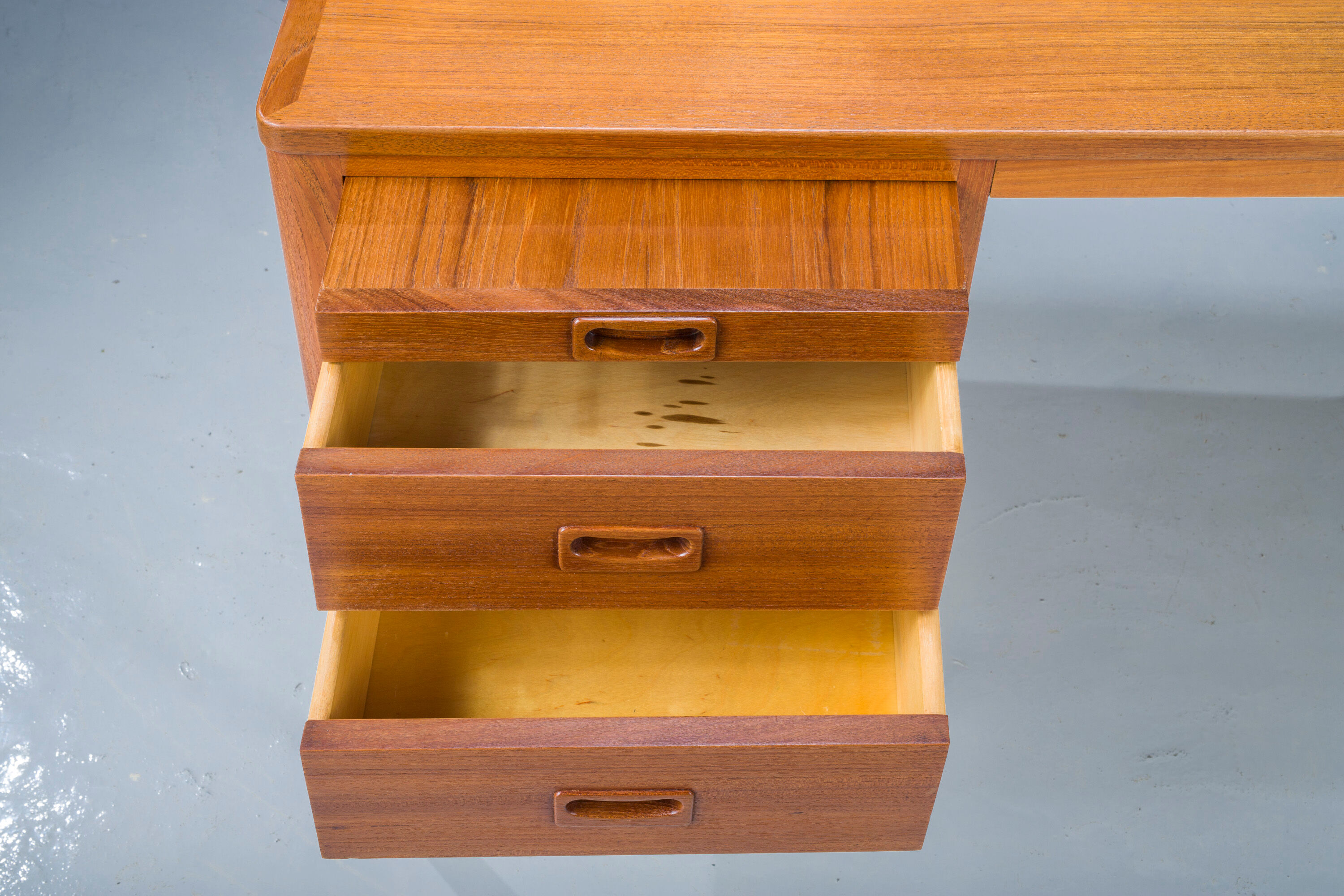 Asymmetrical Mid-Century Teak Desk with Bar, 1960s