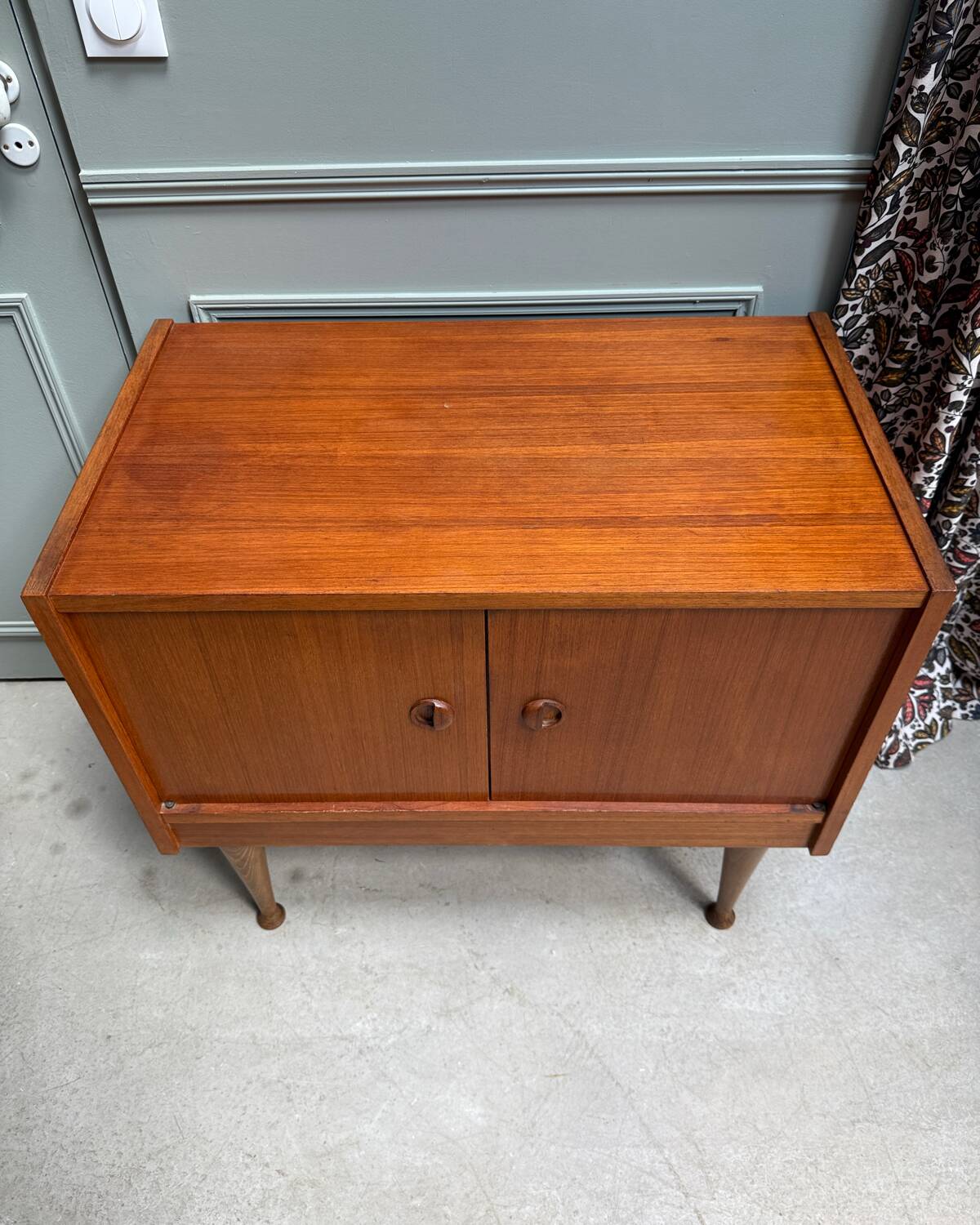 Petit buffet scandinave en teck