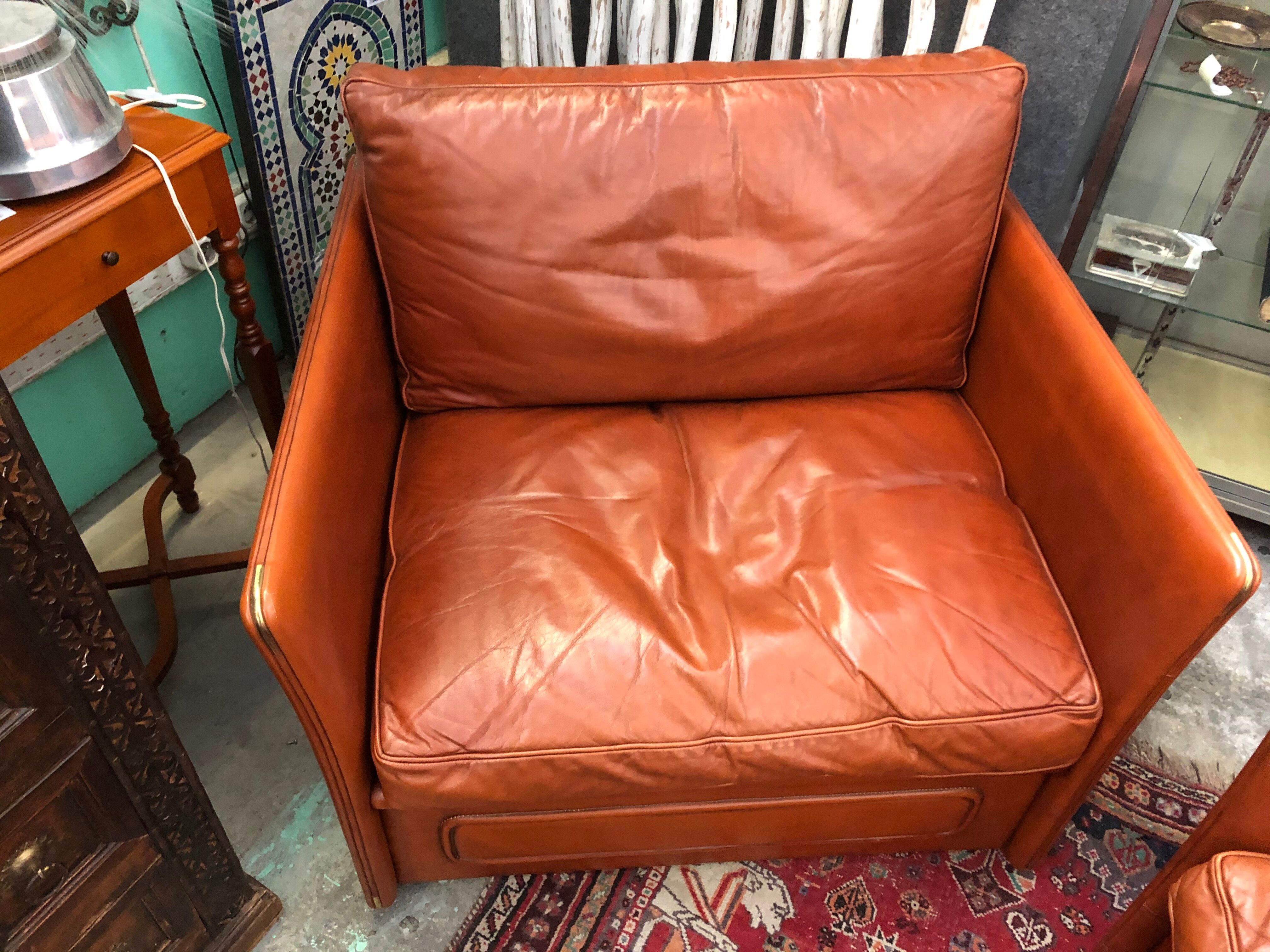 3-piece classic English leather lounge
