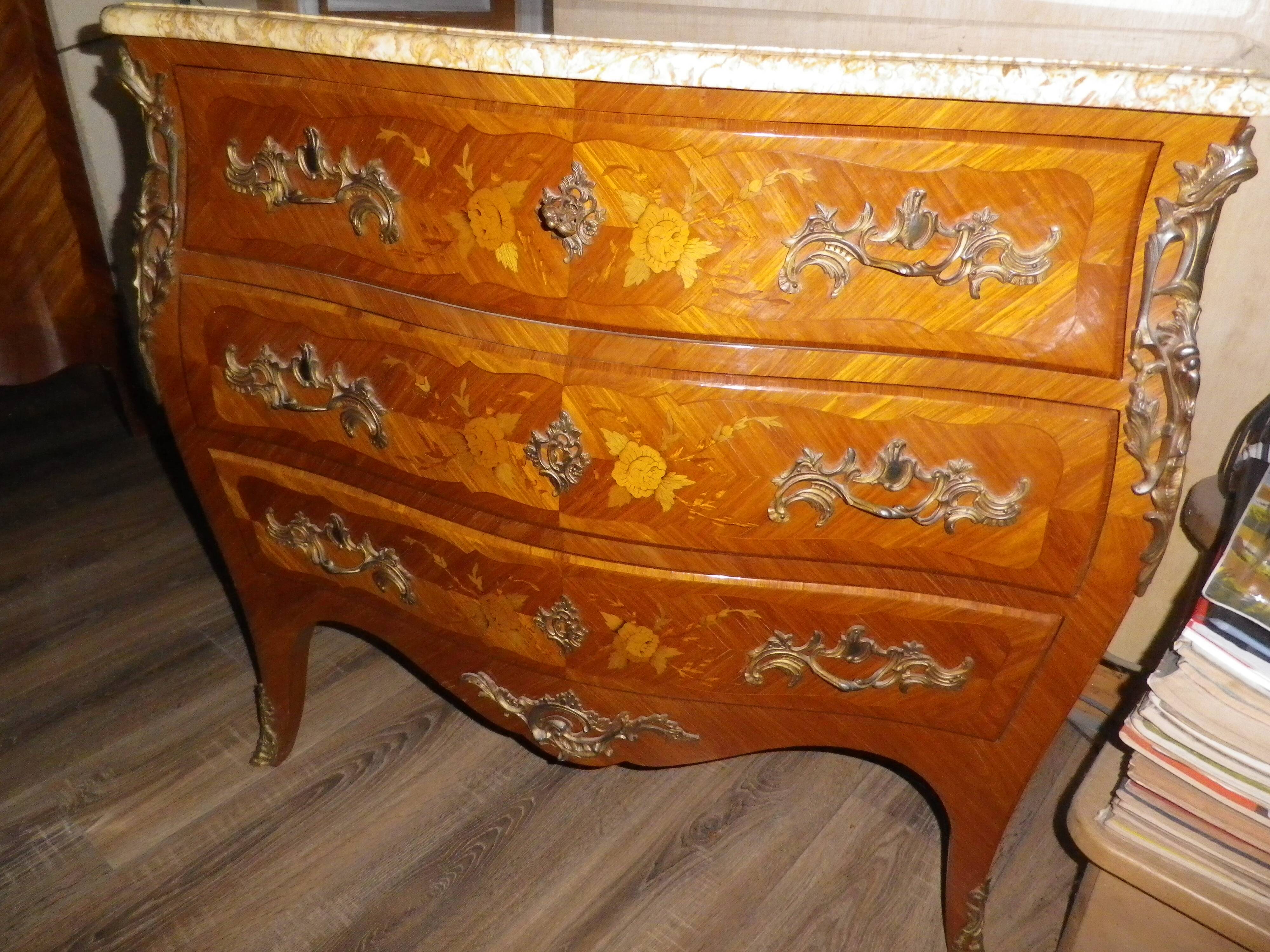 Louis XV style inlaid chest of drawers