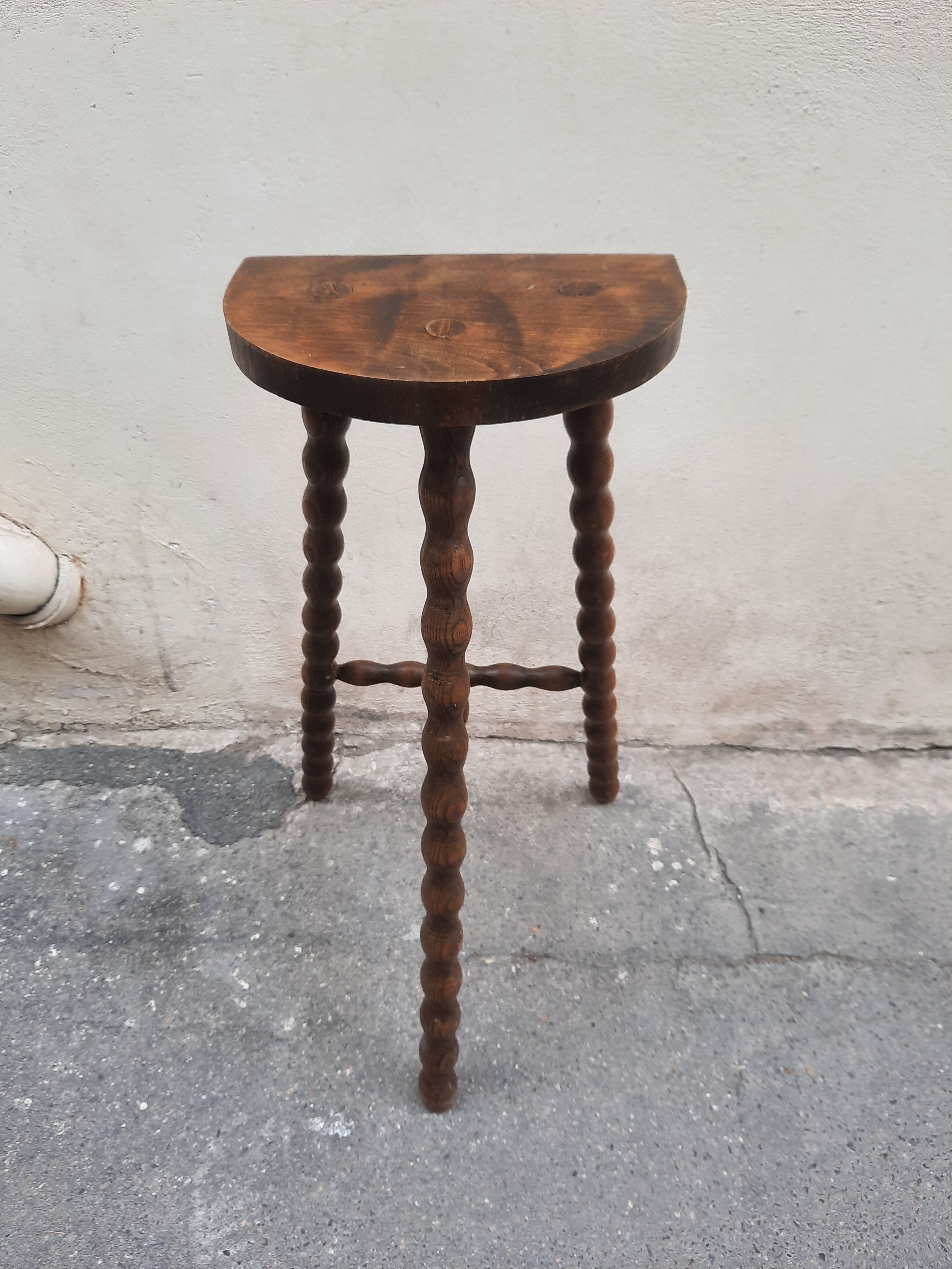 Tripod stool