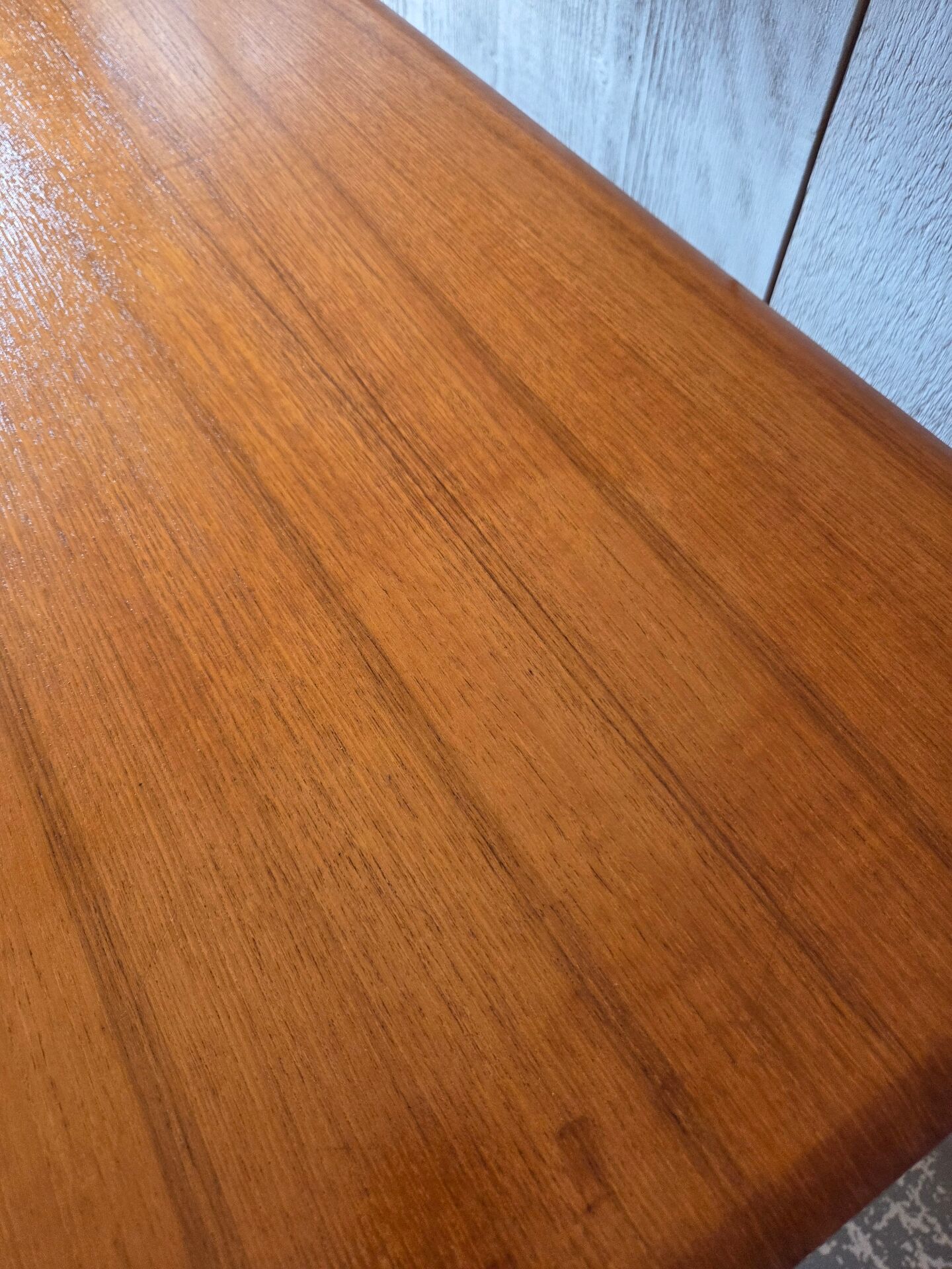 Scandinavian table