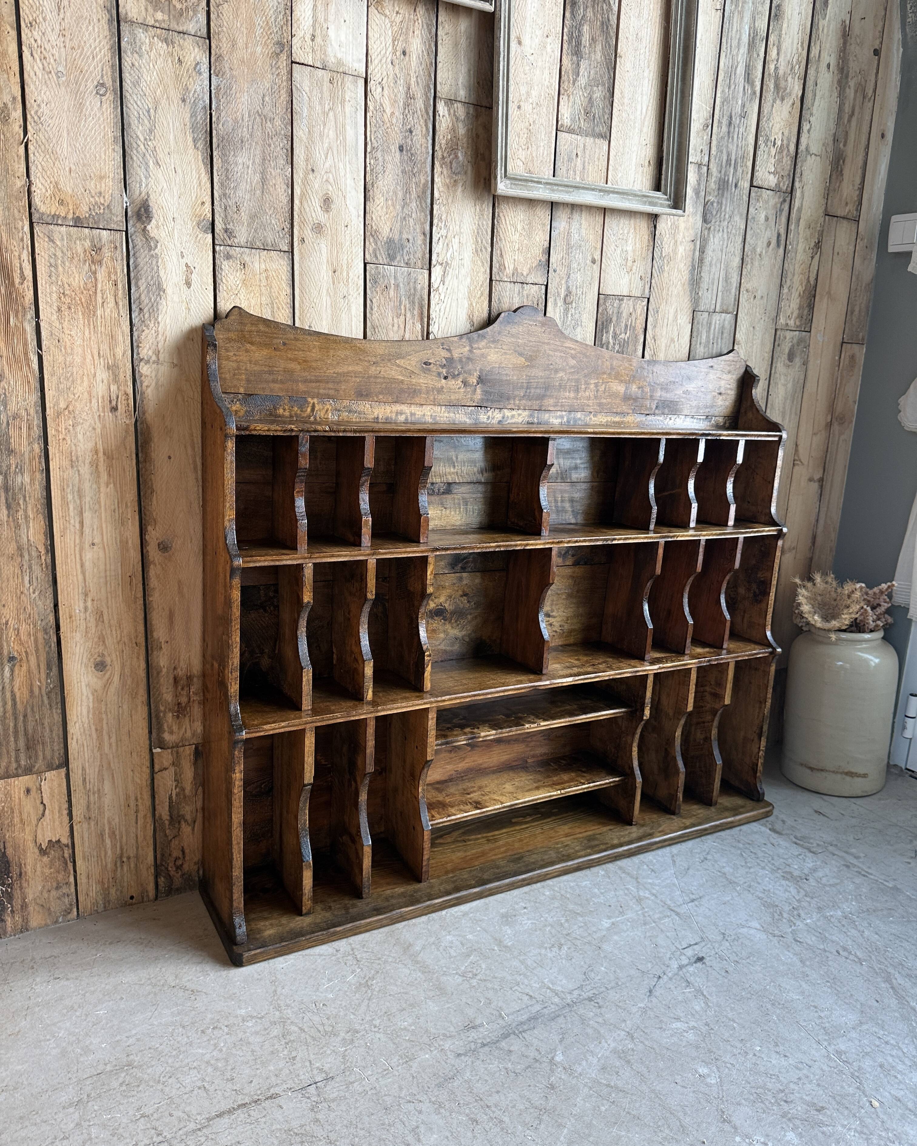 Workshop furniture with compartments