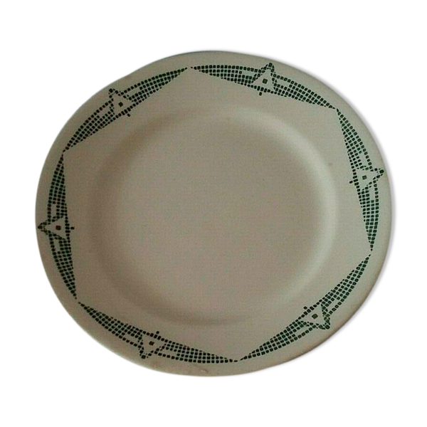 Assiette plate en faïence marquée PB Limoges modèle Henri début XXème