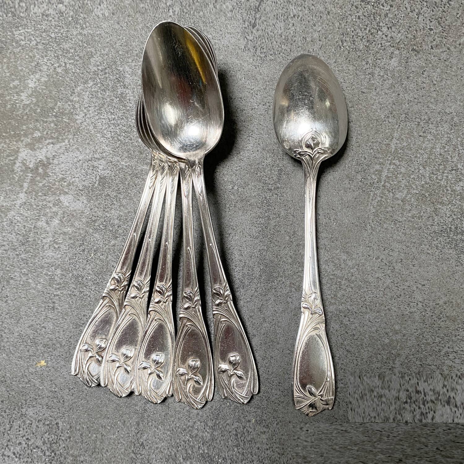 6 Art Nouveau teaspoons