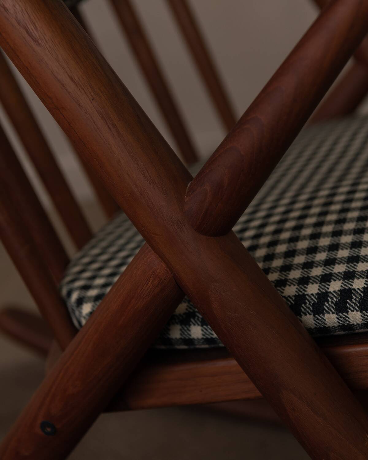 Ensemble de 2 chaises berçantes en teck danois modèle 182 Frank Reenskaug années 1950.