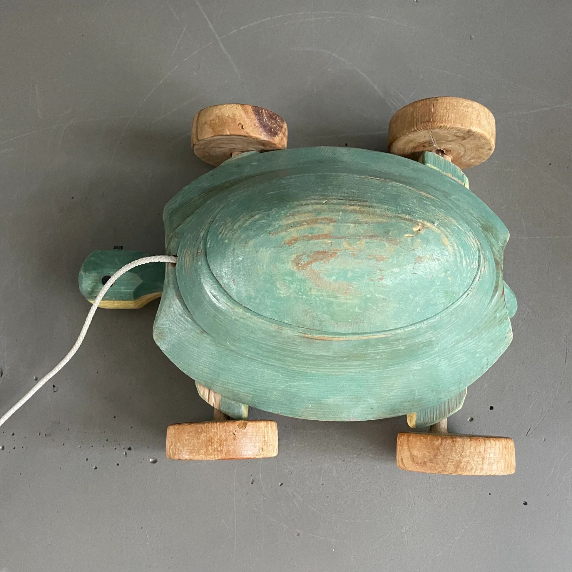 Wooden pull-along toy turtle Longeville