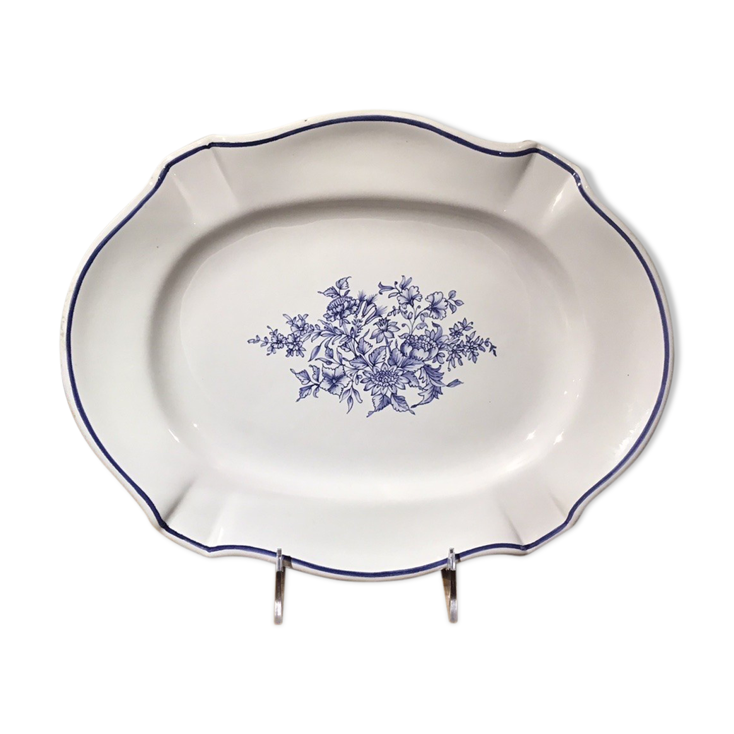 Moustier earthenware dish, white and blue
