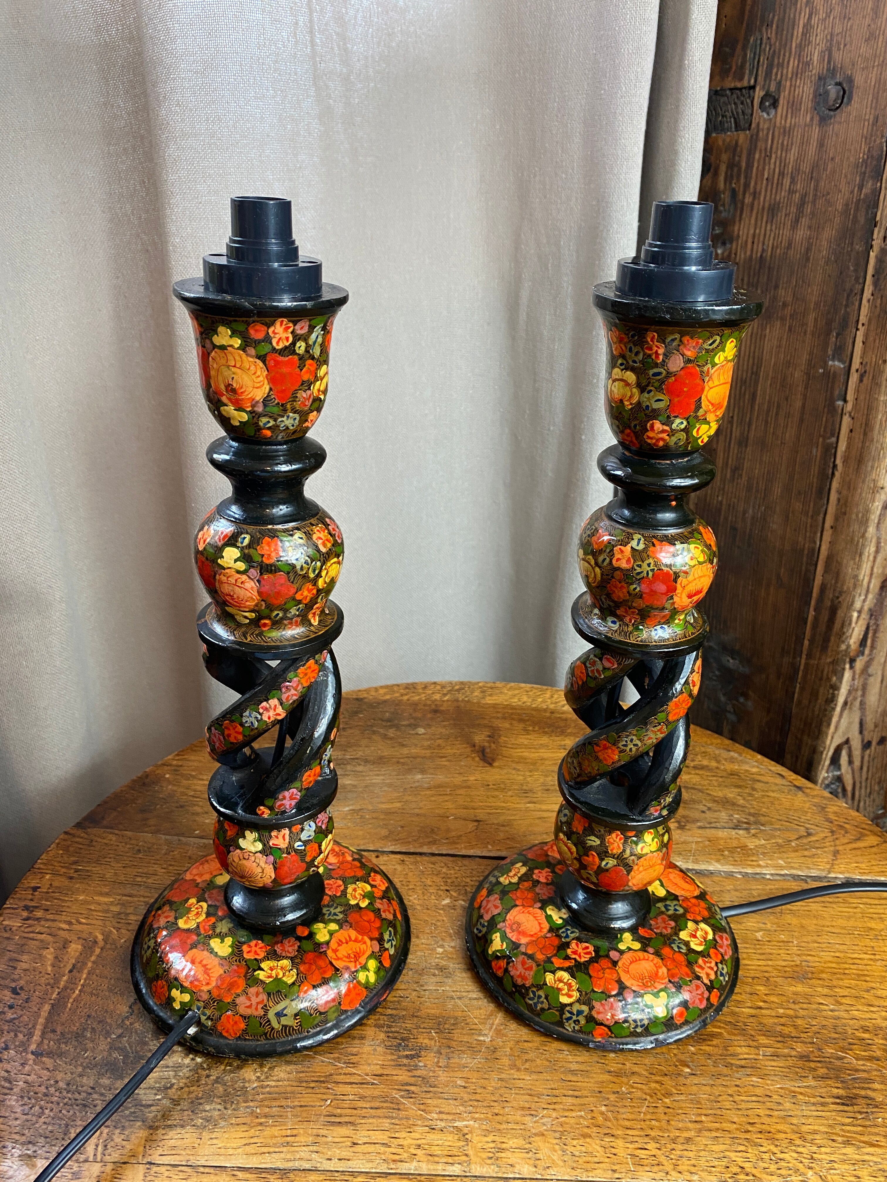 Paire de pieds de lampes Kashmiri