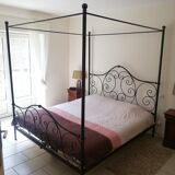 Four-poster bed