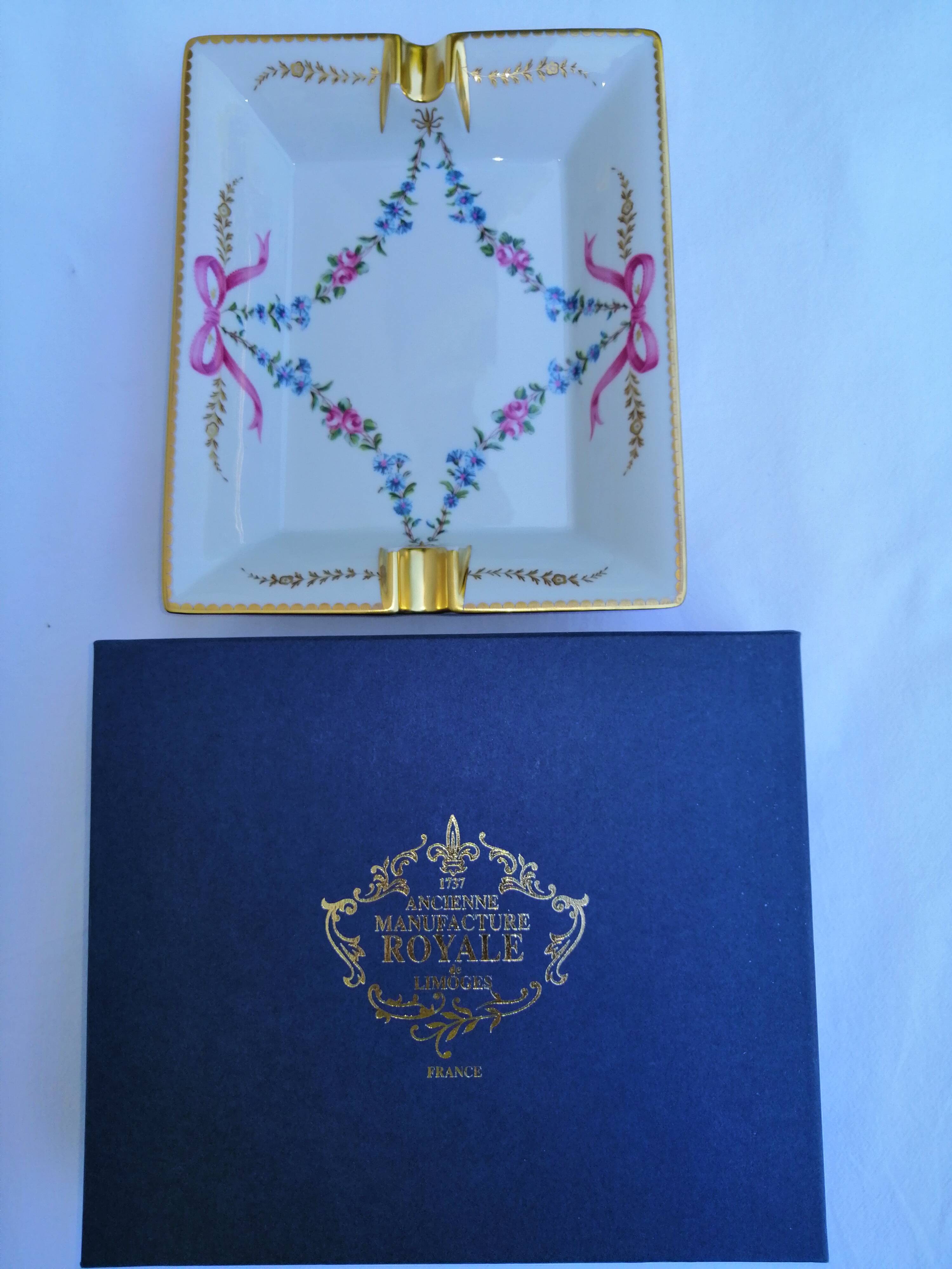 Empty pocket, former royal factory of Limoges