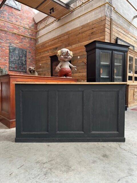 Mid-20th century shop counter