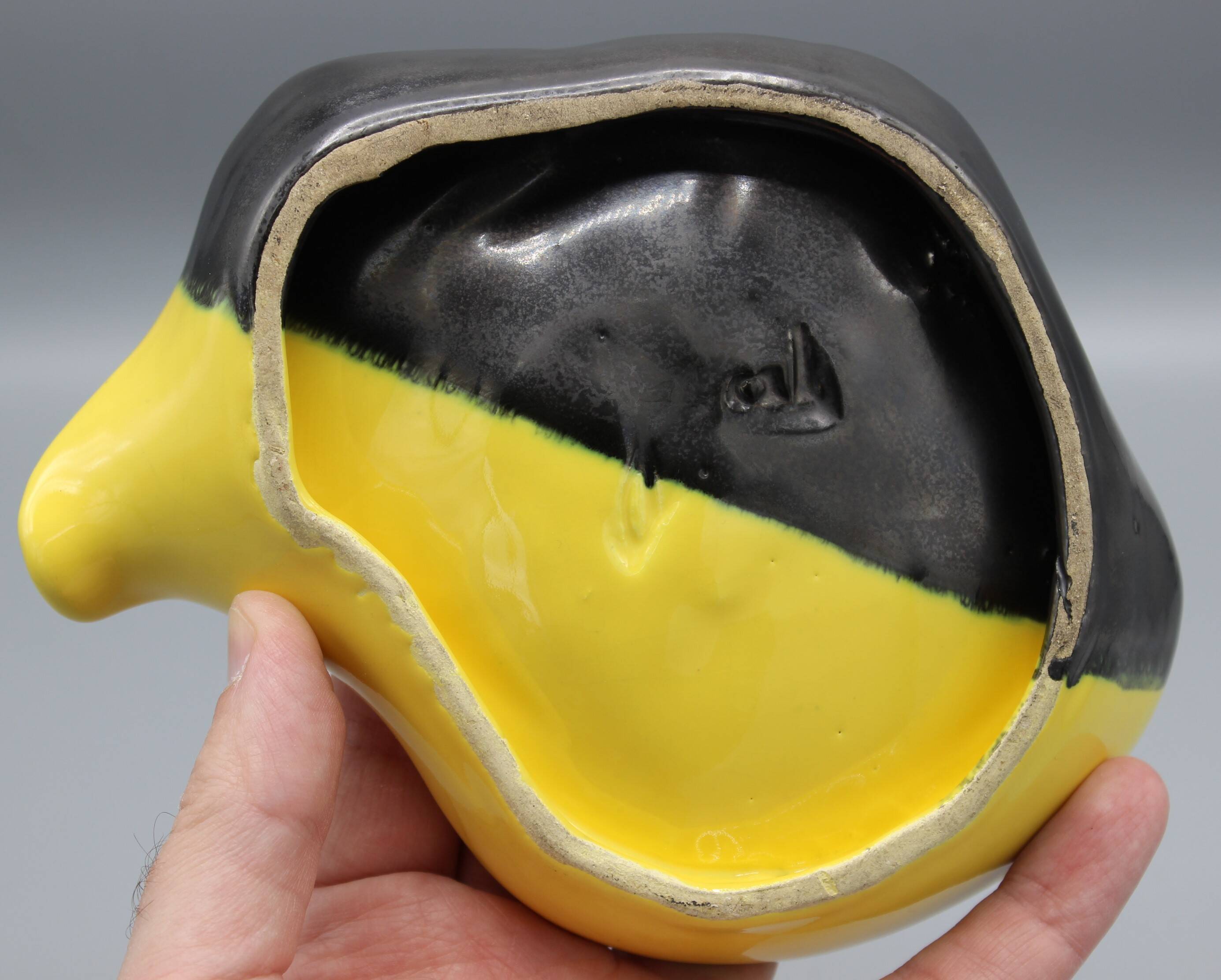 Old ceramic pocket empty ashtray vintage design black yellow dlg vallauris elchinger