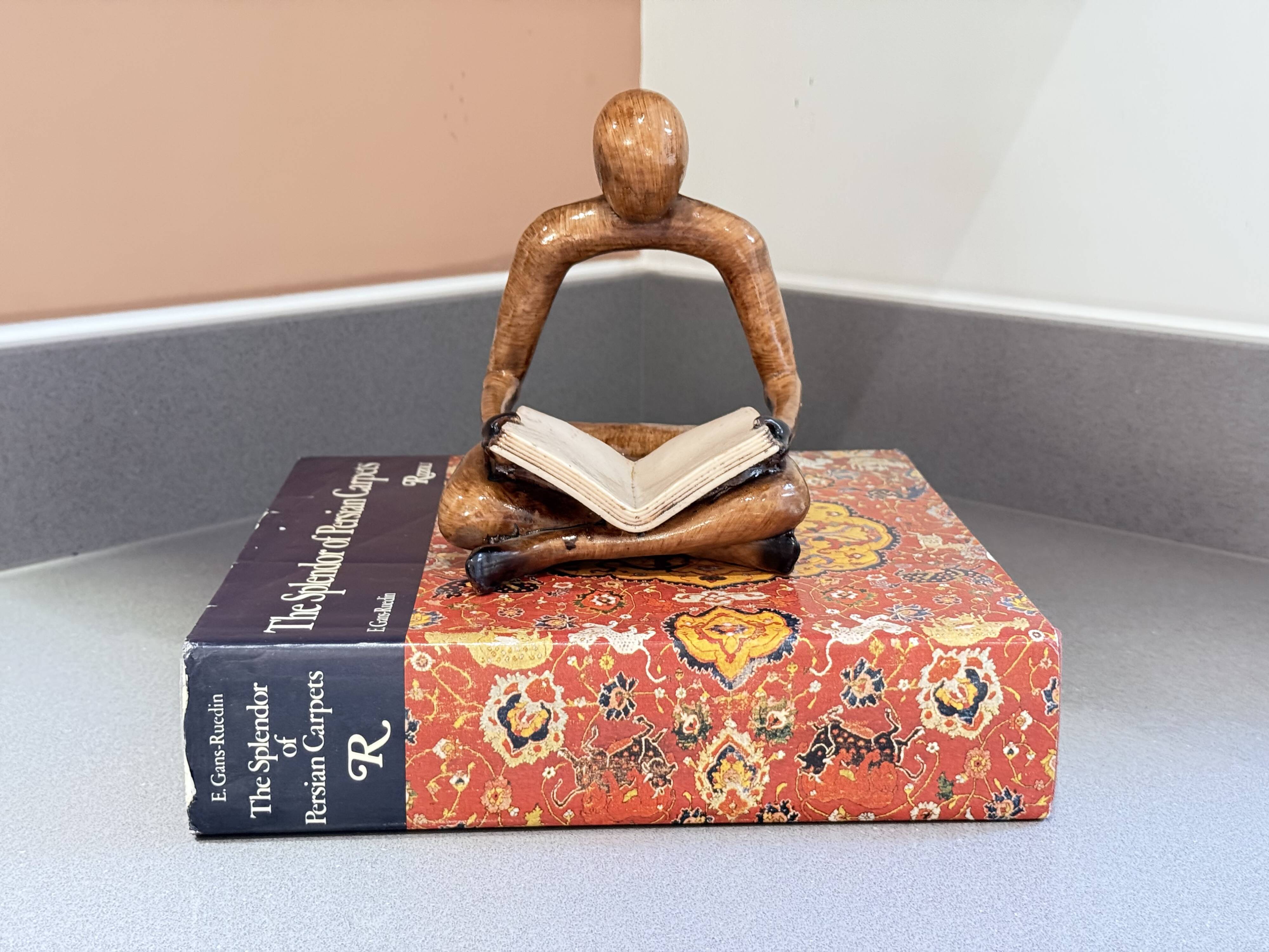 Carving Wooden Sculptures Book End, Decorative Figurine of Book Holder